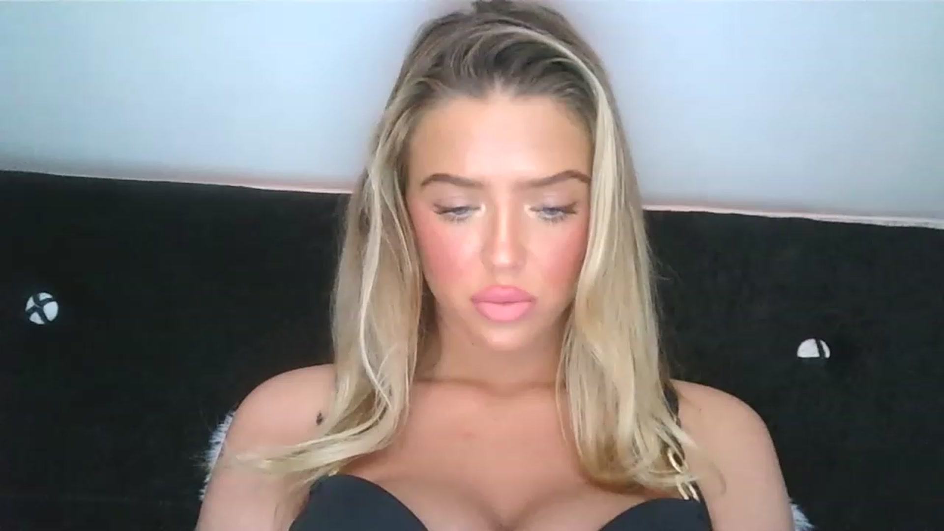 Gallery image thumbnail from hotbaby08's myfreecams stream on, 03/29/2023, 13:56 image 18 of 20