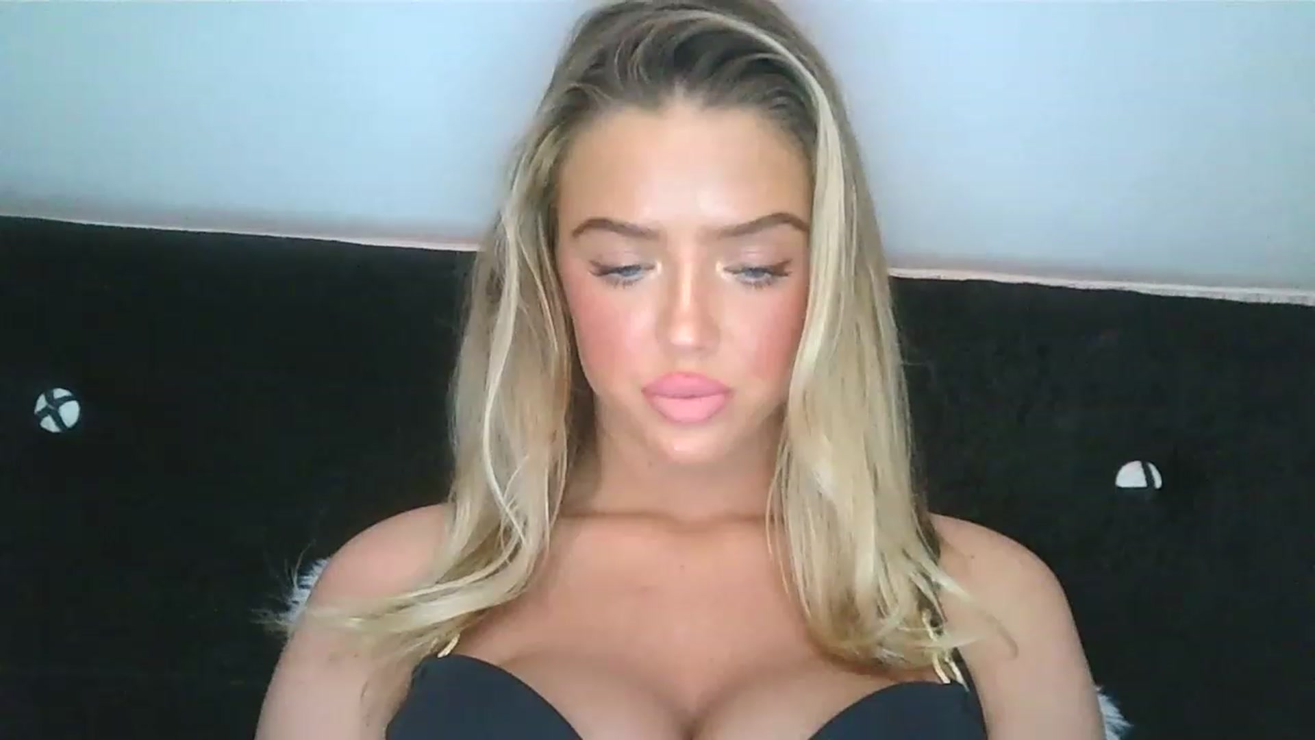 Gallery image thumbnail from hotbaby08's myfreecams stream on, 03/29/2023, 13:56 image 15 of 20