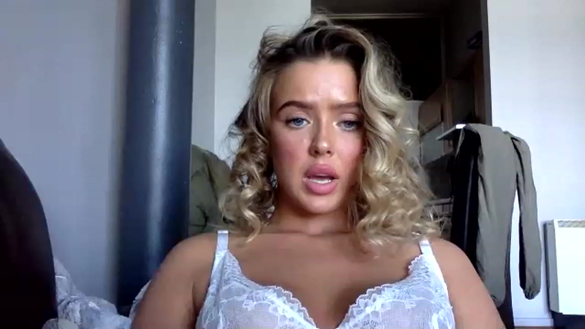 Gallery image thumbnail from hotbaby08's myfreecams stream on, 04/07/2023, 17:28 image 19 of 20