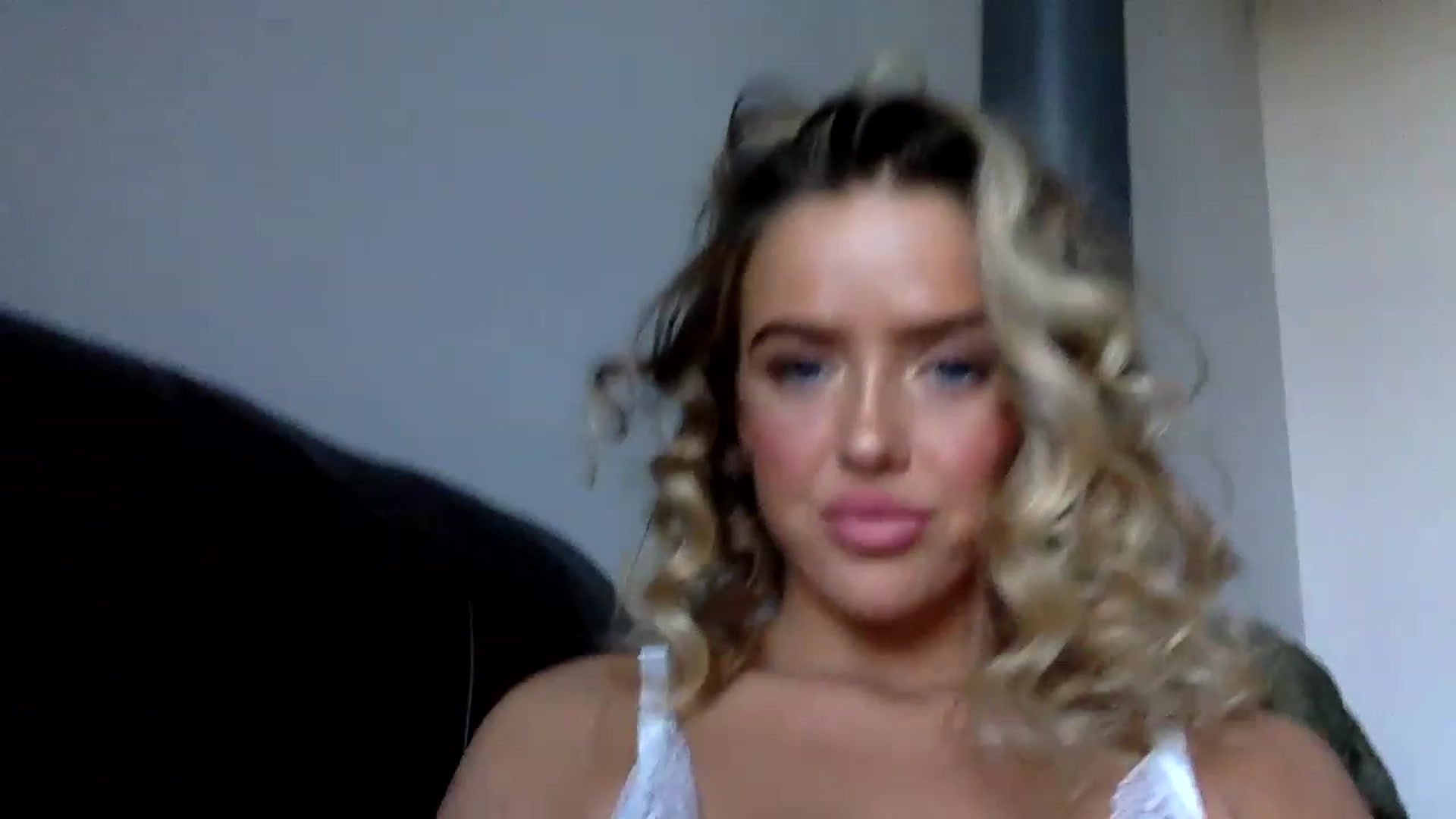 Gallery image thumbnail from hotbaby08's myfreecams stream on, 04/07/2023, 17:28 image 11 of 20