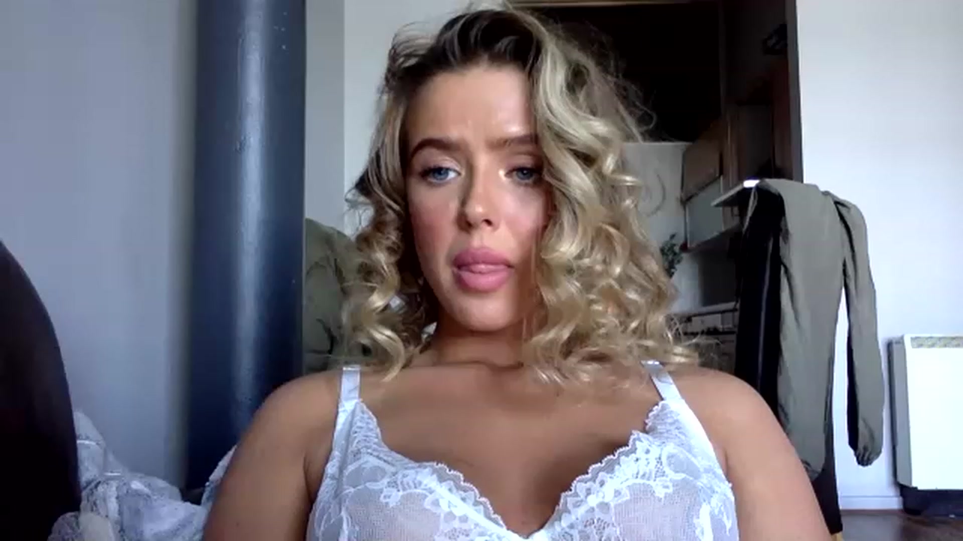 Gallery image thumbnail from hotbaby08's myfreecams stream on, 04/07/2023, 17:28 image 20 of 20