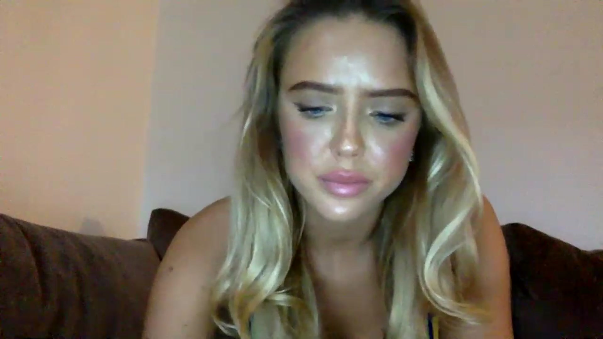 Gallery image thumbnail from hotbaby08's myfreecams stream on, 04/16/2023, 18:08 image 9 of 20