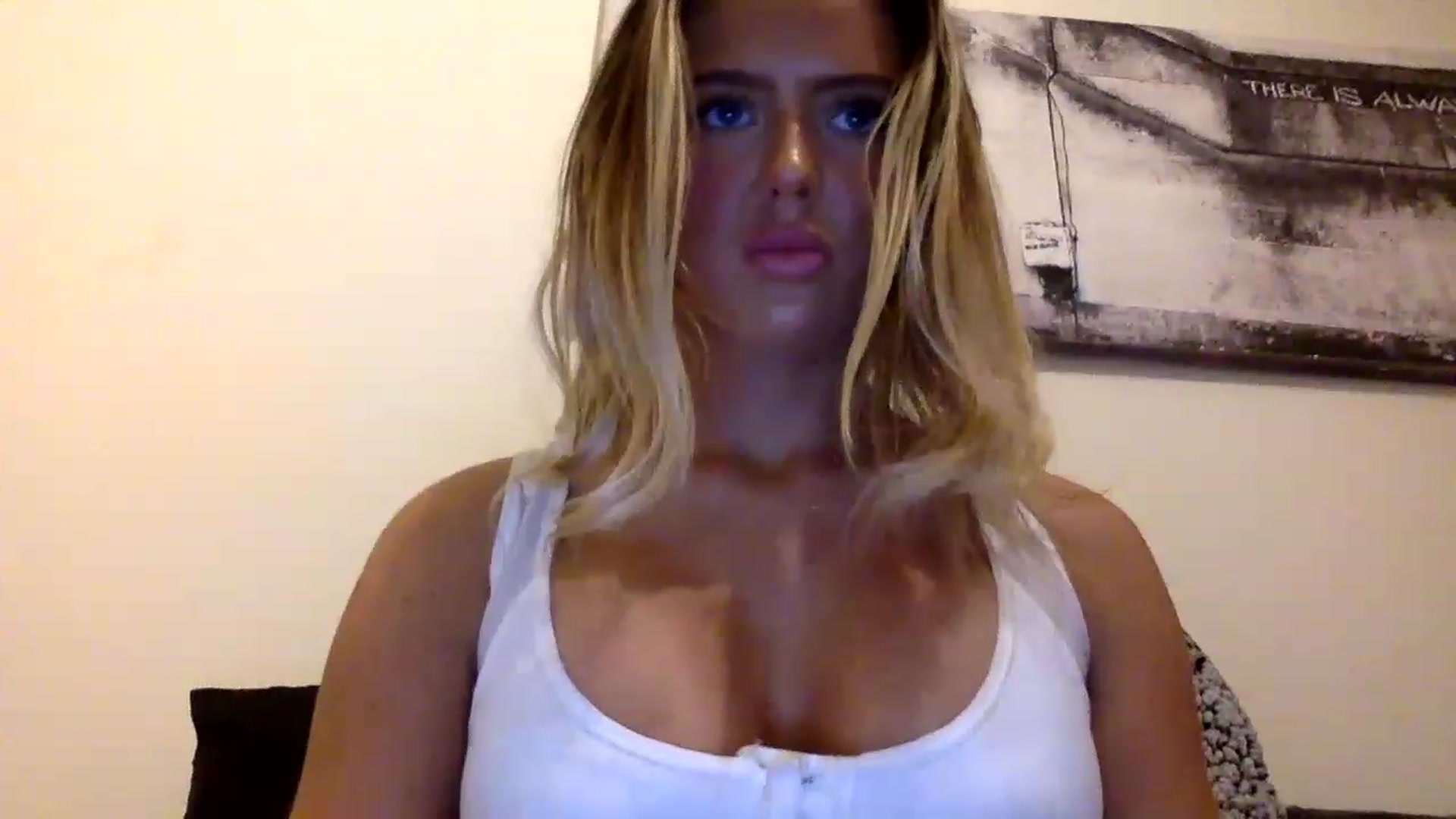 Gallery image thumbnail from hotbaby08's myfreecams stream on, 05/02/2023, 10:53 image 13 of 20