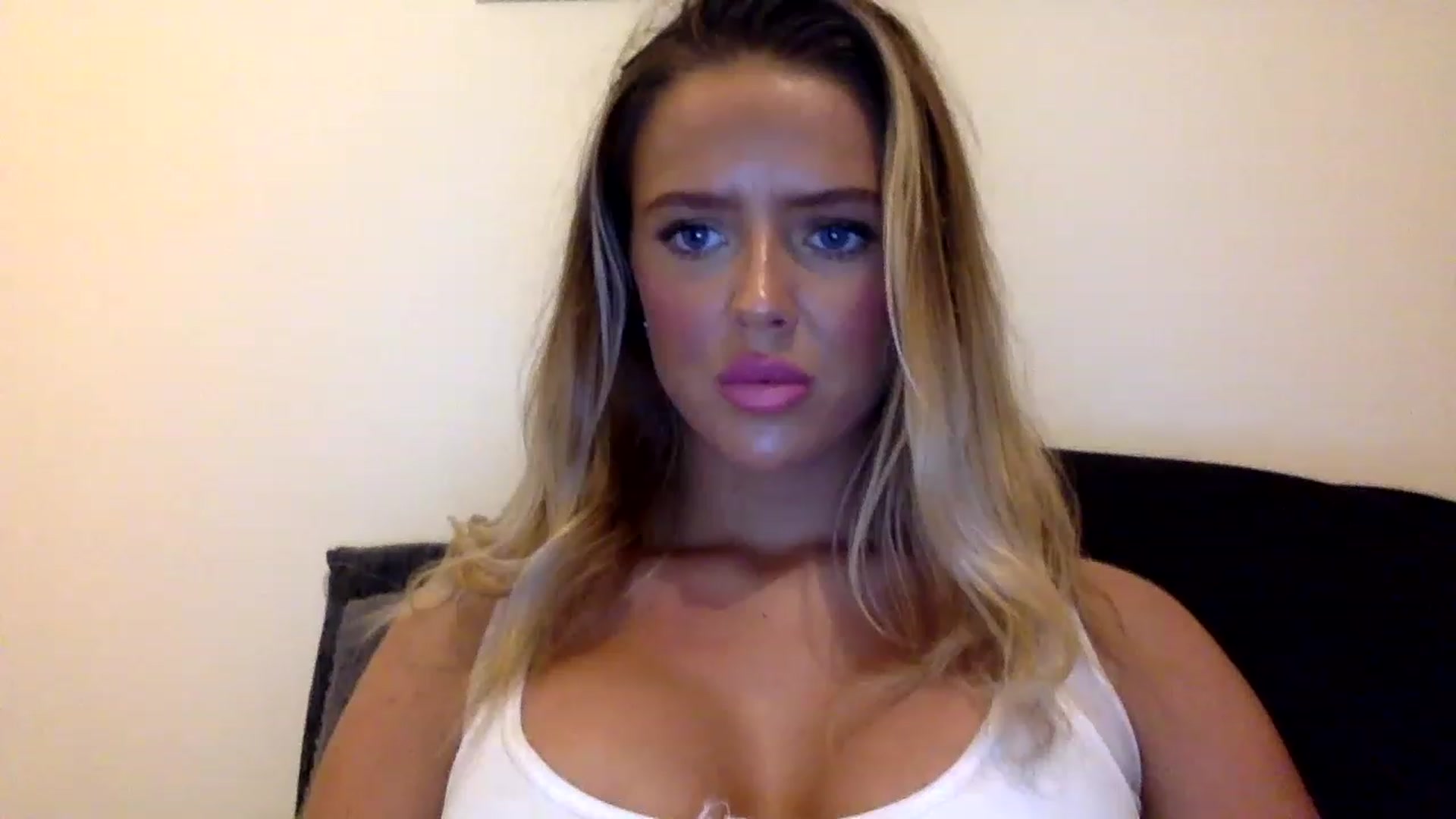 Gallery image thumbnail from hotbaby08's myfreecams stream on, 05/02/2023, 13:42 image 12 of 20