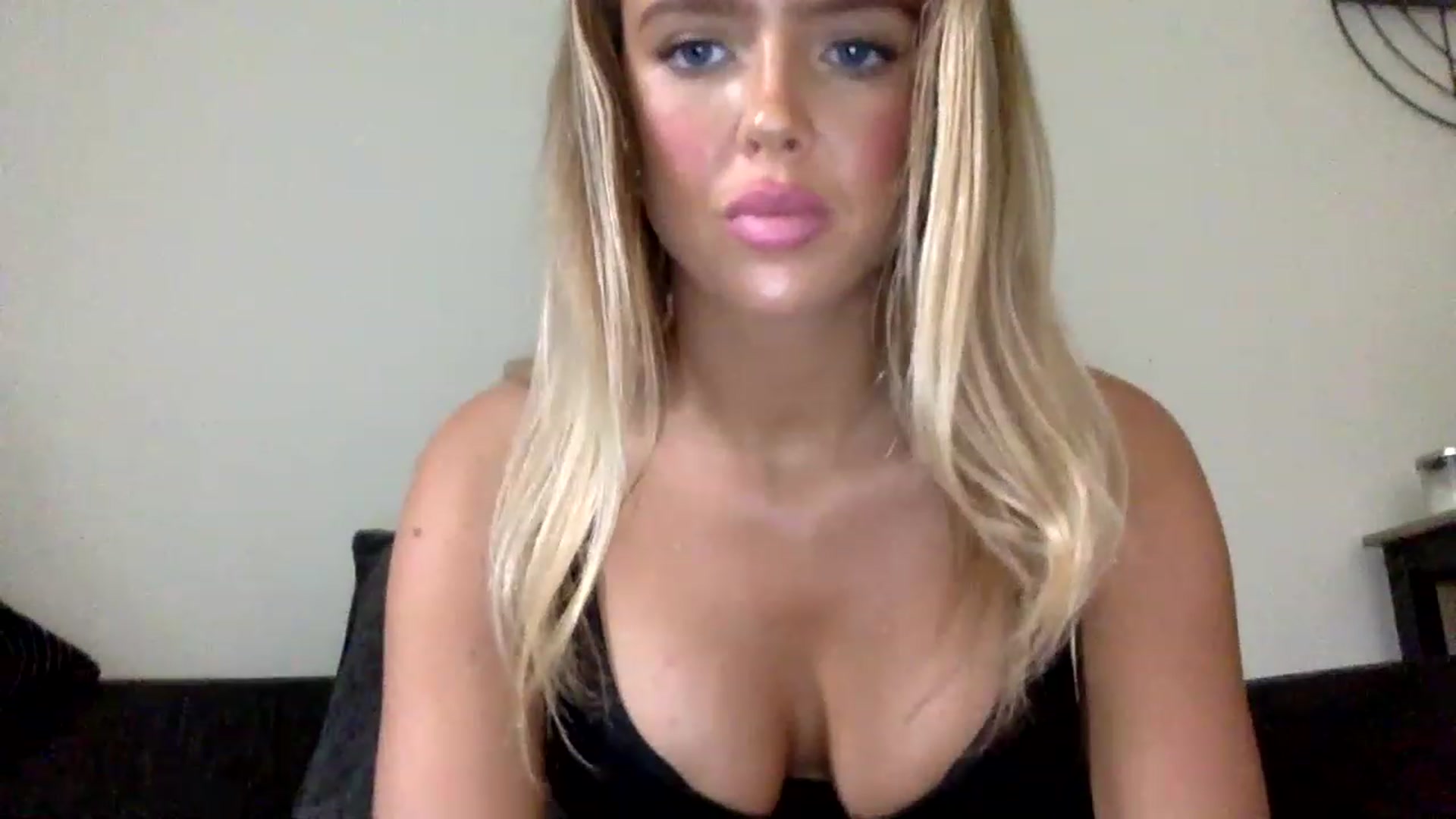 Gallery image thumbnail from hotbaby08's myfreecams stream on, 05/06/2023, 16:01 image 19 of 20