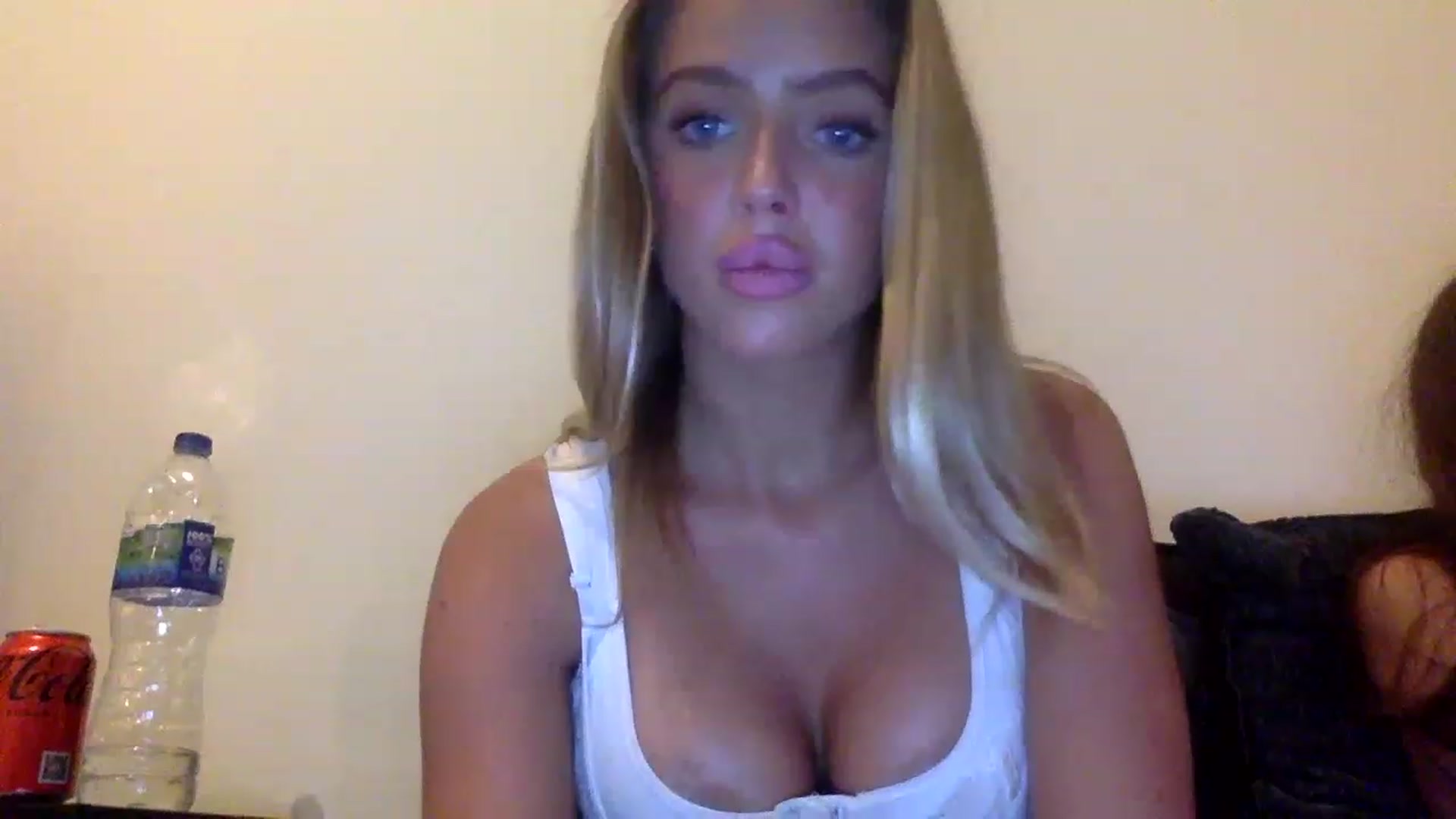 Gallery image thumbnail from hotbaby08's myfreecams stream on, 05/12/2023, 20:53 image 19 of 20