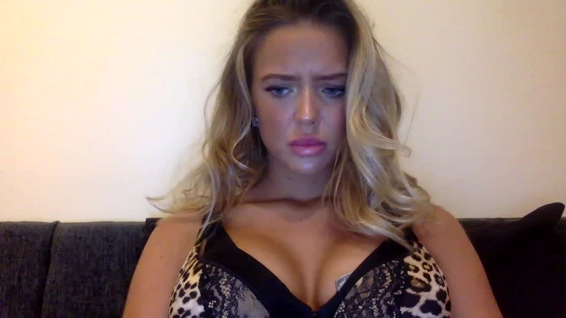 Gallery image thumbnail from hotbaby08's myfreecams stream on, 05/17/2023, 14:47 image 6 of 20