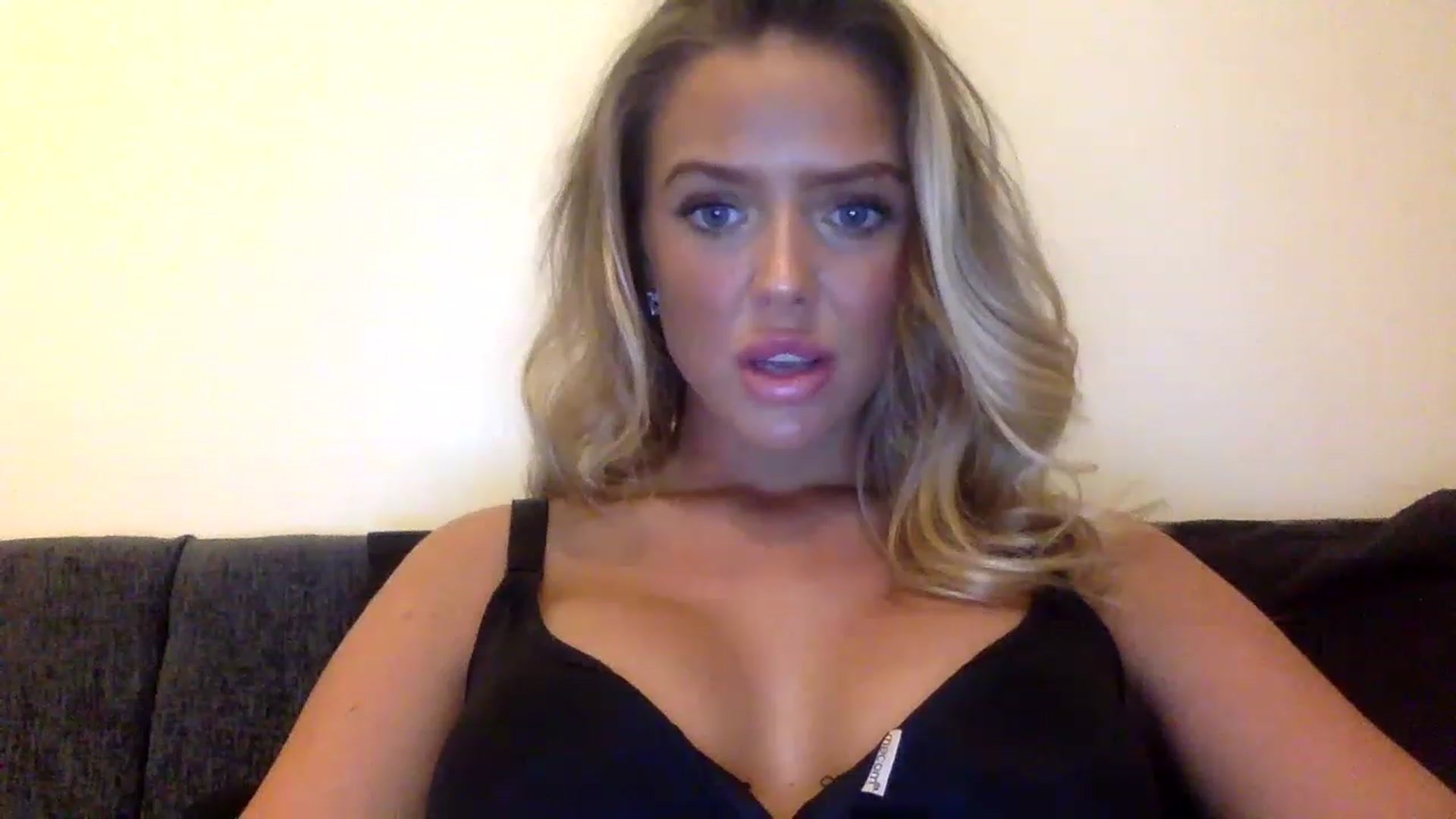 Gallery image thumbnail from hotbaby08's myfreecams stream on, 05/17/2023, 16:15 image 3 of 20