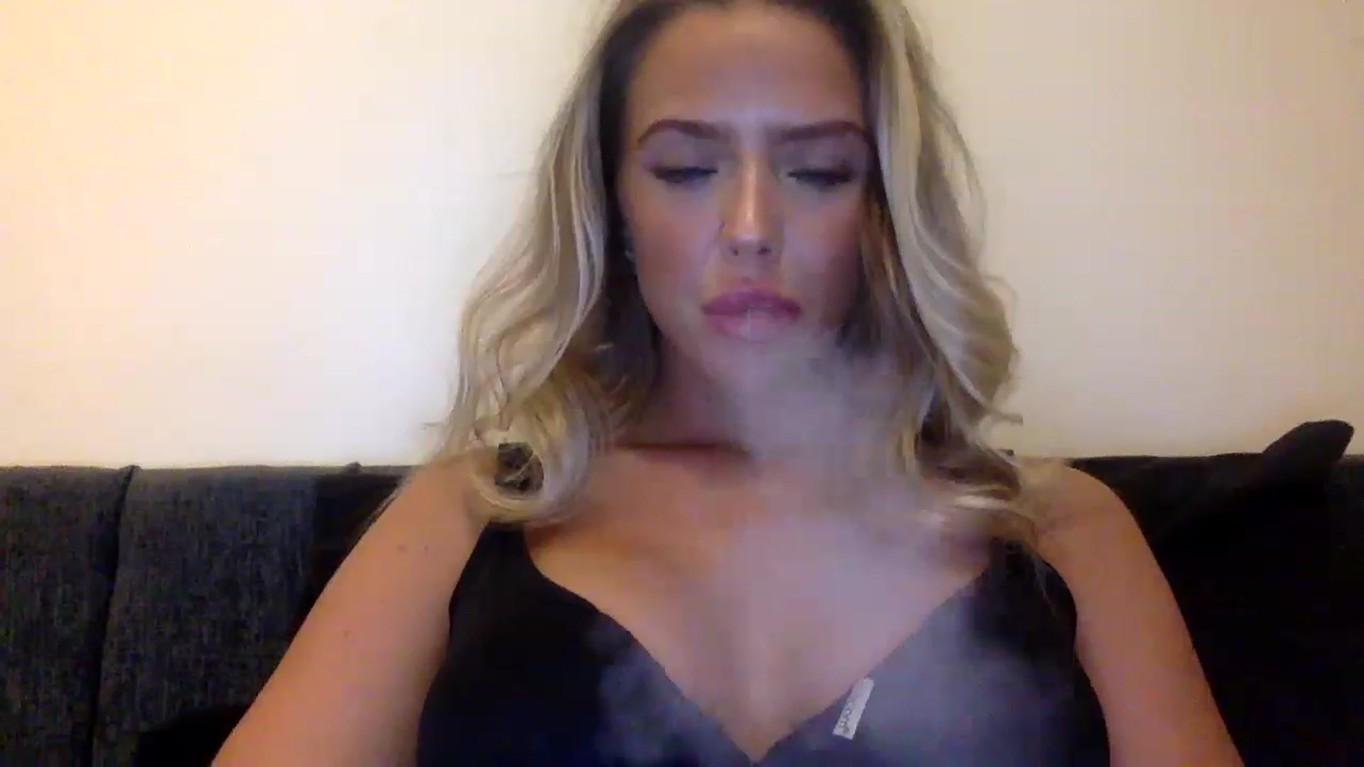 Gallery image thumbnail from hotbaby08's myfreecams stream on, 05/17/2023, 16:15 image 8 of 20