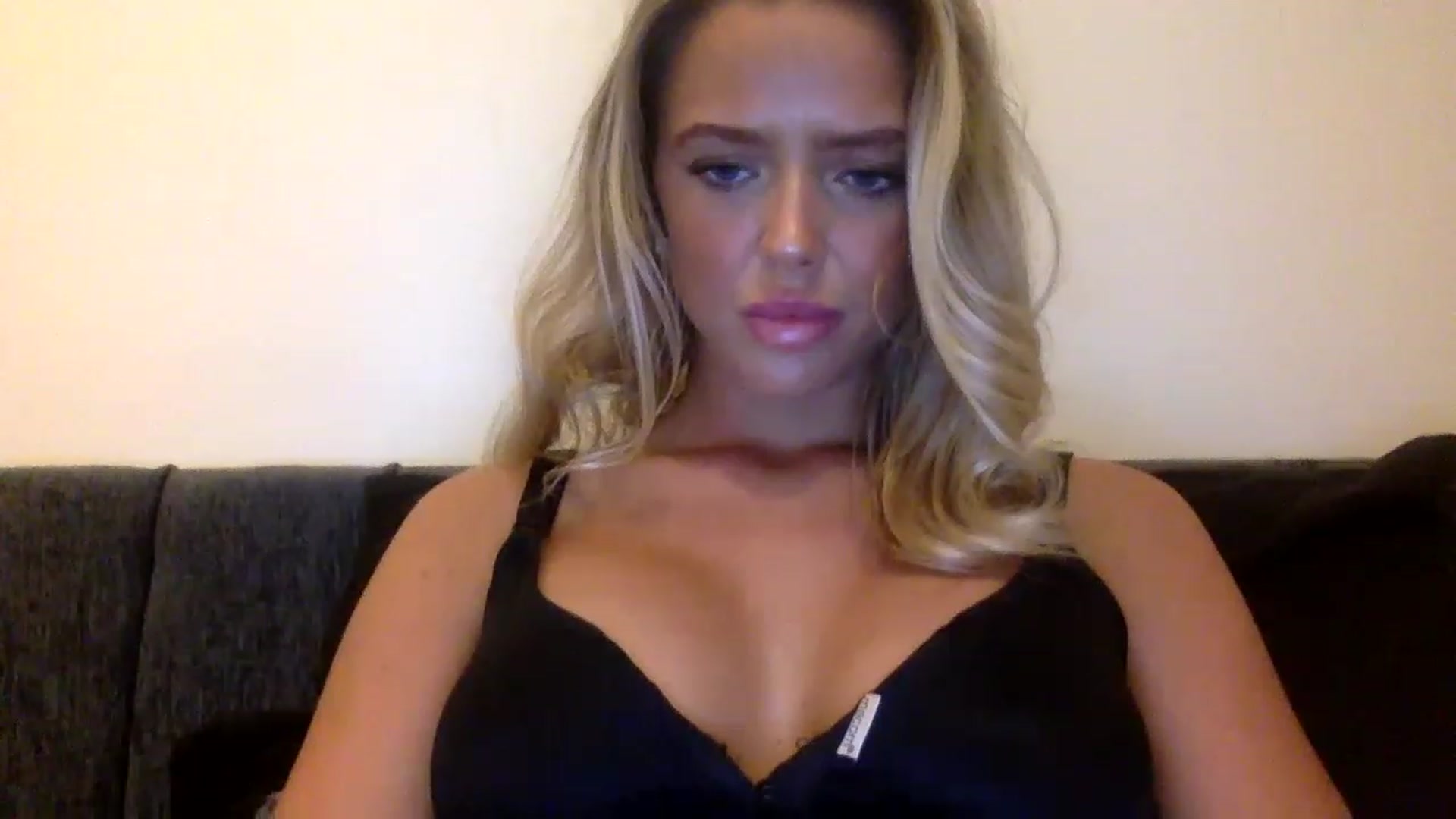 Gallery image thumbnail from hotbaby08's myfreecams stream on, 05/17/2023, 16:15 image 12 of 20