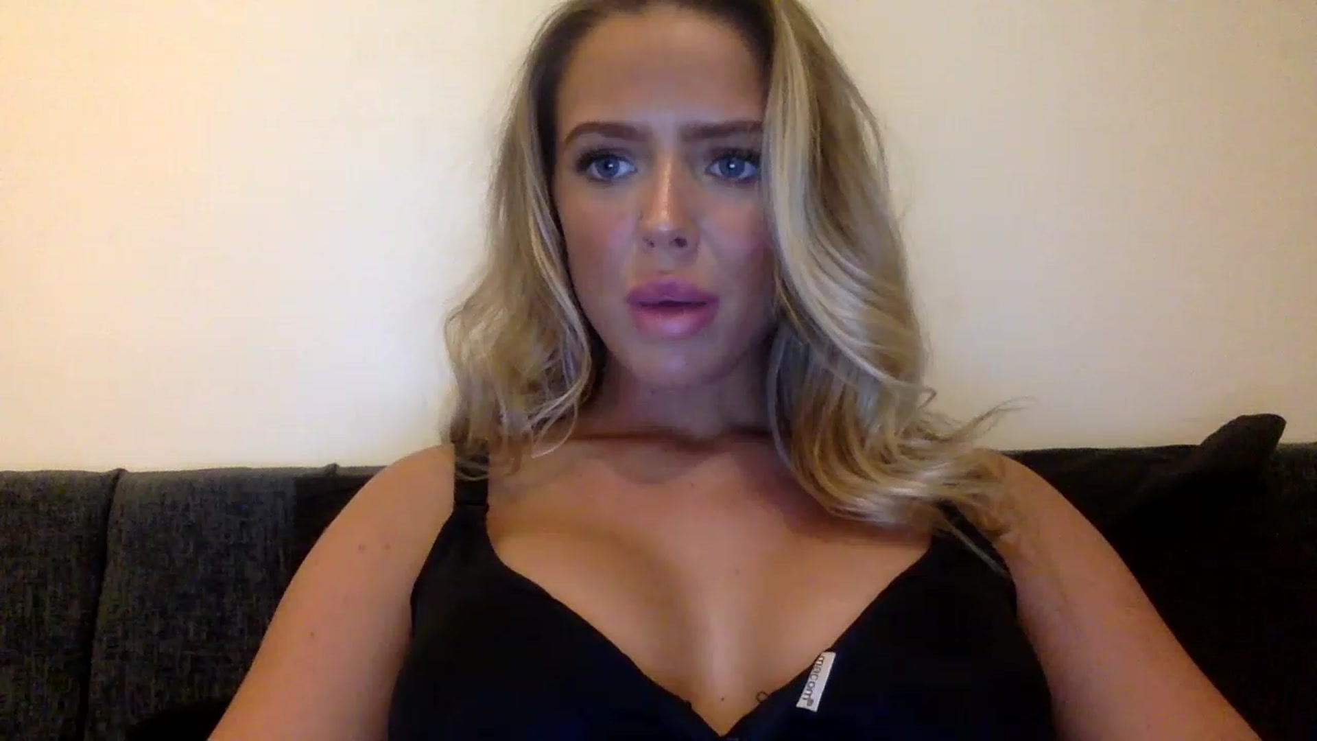 Gallery image thumbnail from hotbaby08's myfreecams stream on, 05/17/2023, 16:15 image 5 of 20