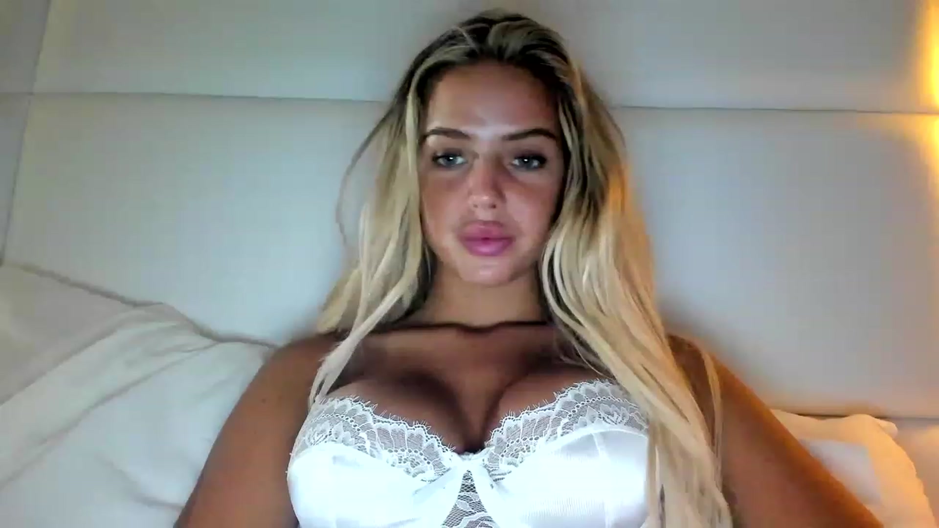 Gallery image thumbnail from hotbaby08's myfreecams stream on, 06/30/2023, 22:10 image 4 of 20