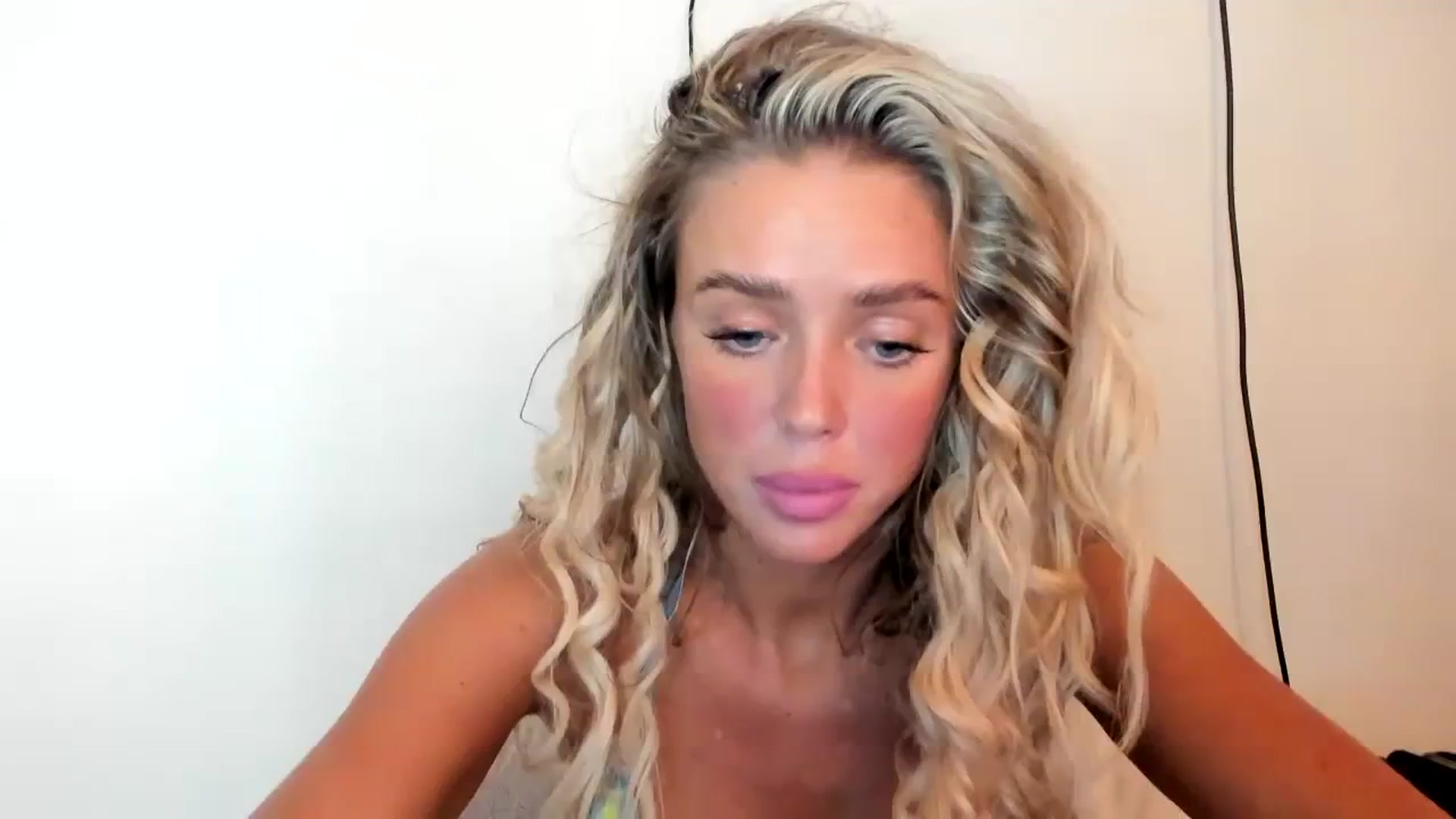 Gallery image thumbnail from hotbaby08's myfreecams stream on, 09/27/2023, 20:17 image 5 of 20
