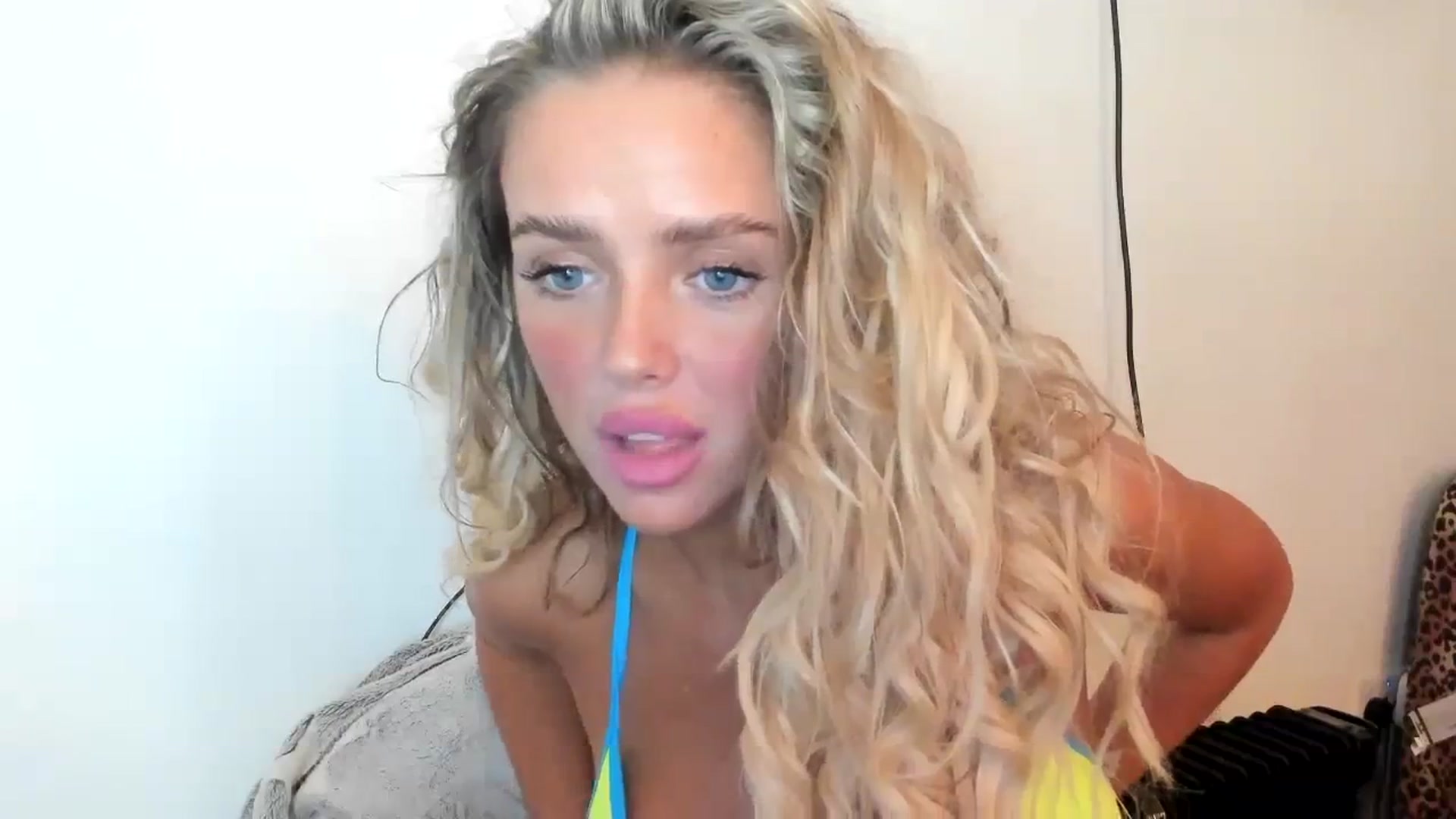 Gallery image thumbnail from hotbaby08's myfreecams stream on, 09/27/2023, 20:17 image 9 of 20