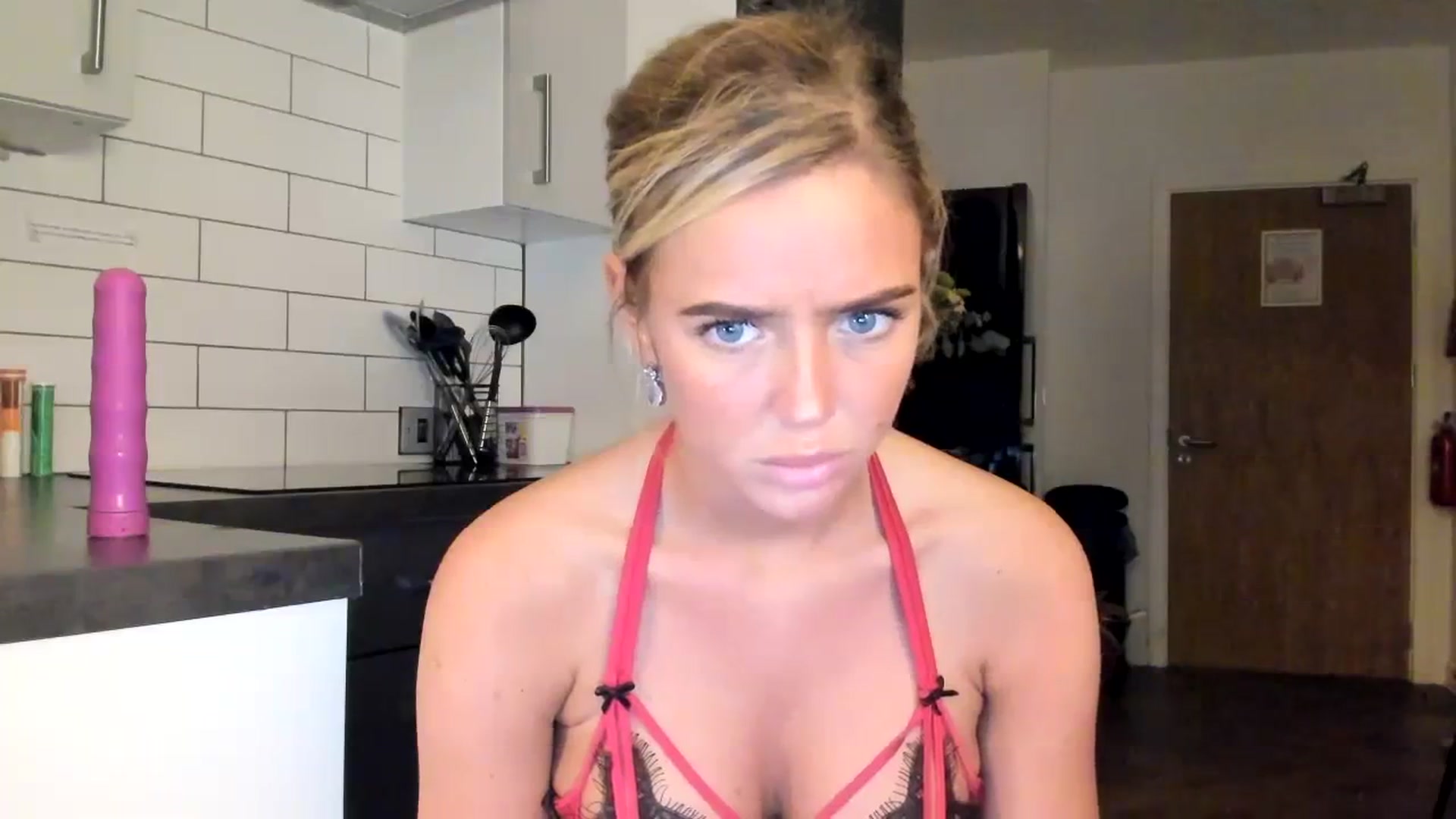 Gallery image thumbnail from hotbaby08's myfreecams stream on, 02/20/2024, 18:40 image 13 of 20