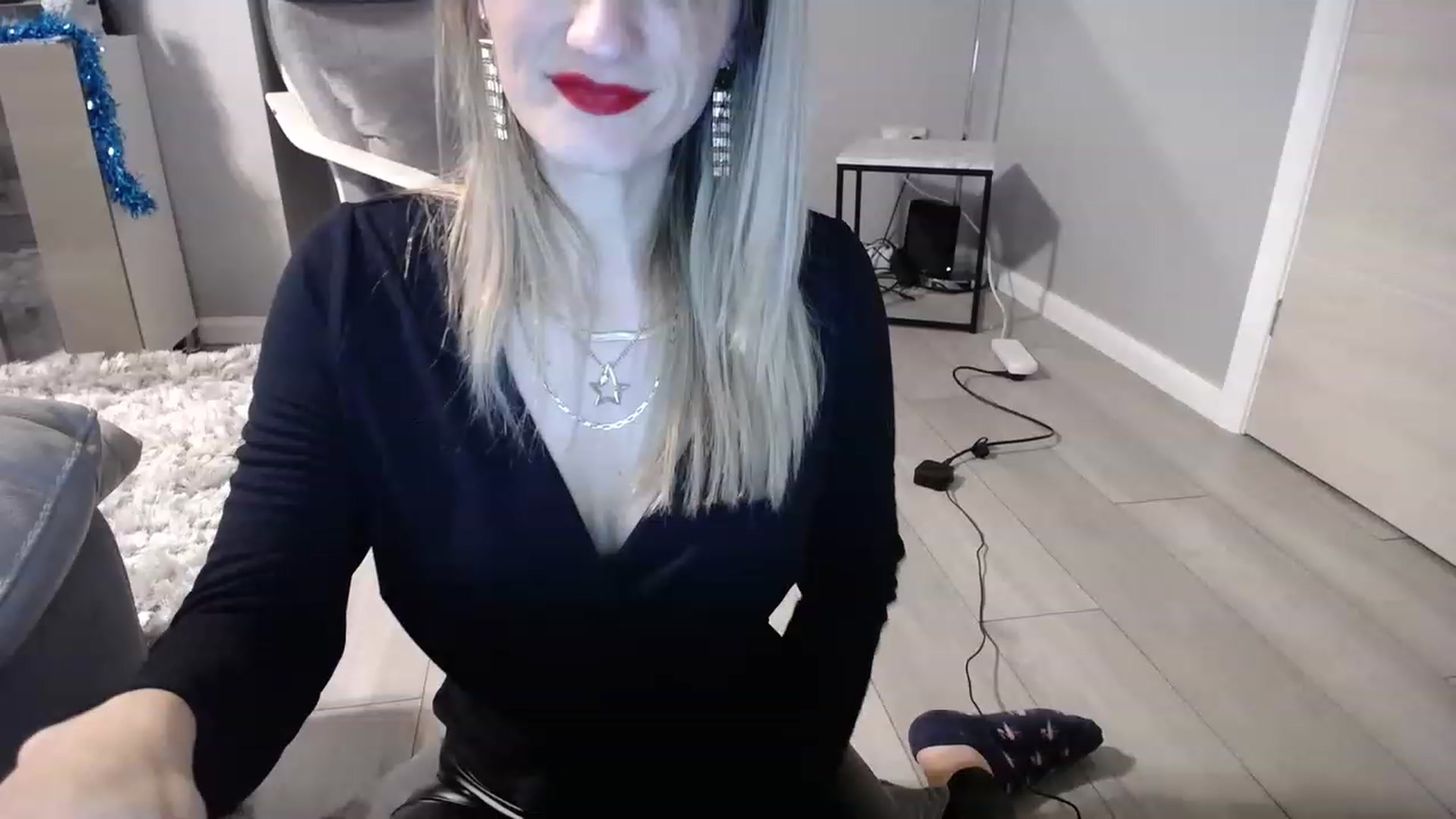 Gallery image thumbnail from hotjessyca91's myfreecams stream on, 12/24/2022, 22:02 image 5 of 20