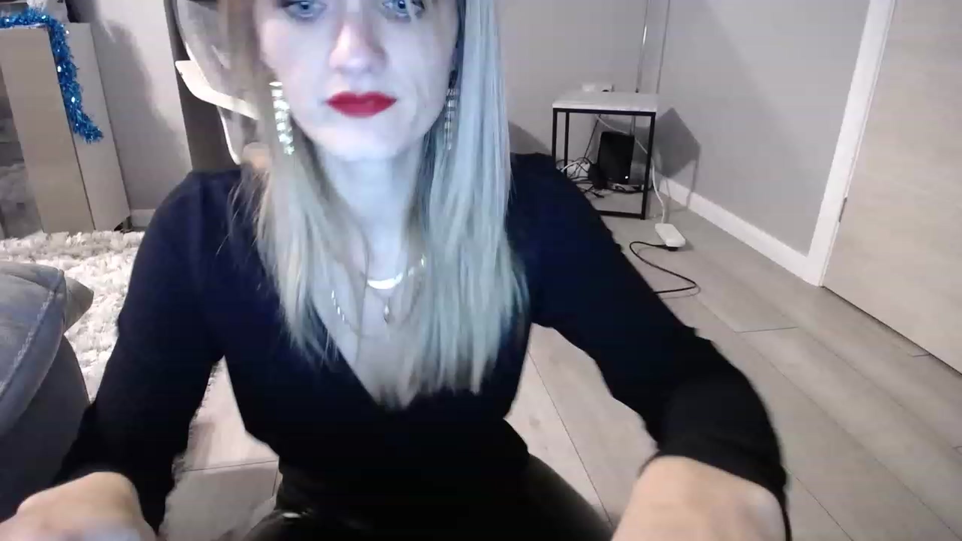 Gallery image thumbnail from hotjessyca91's myfreecams stream on, 12/24/2022, 22:02 image 2 of 20