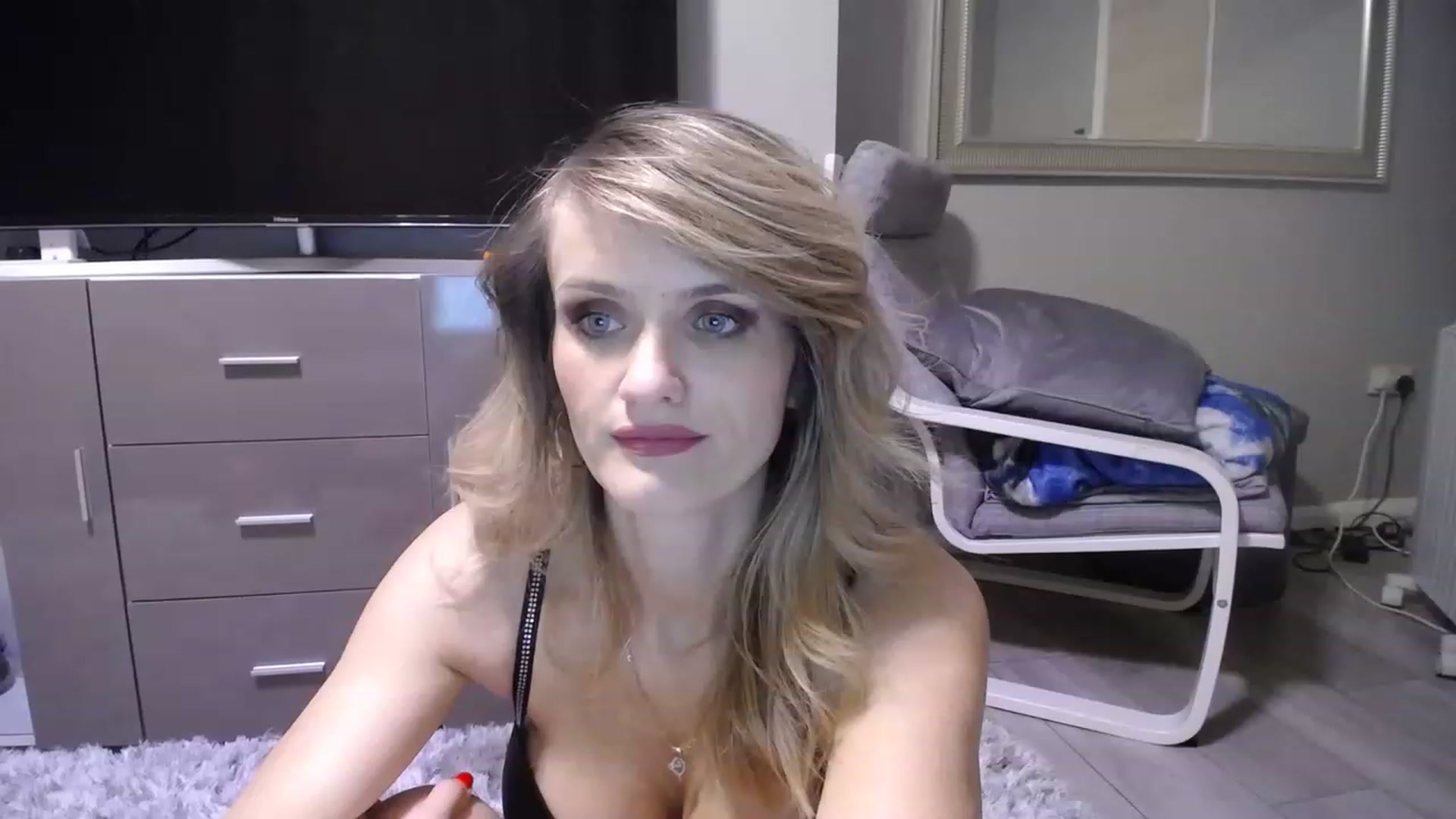Gallery image thumbnail from hotjessyca91's myfreecams stream on, 02/28/2023, 20:10 image 16 of 20