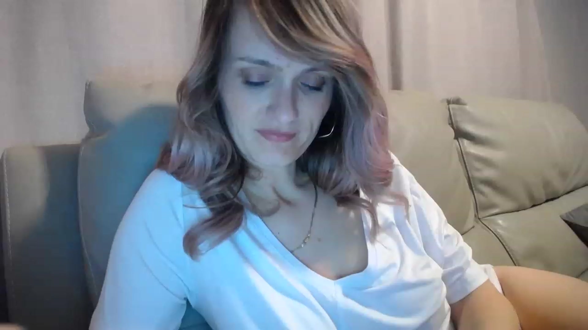 Gallery image thumbnail from hotjessyca91's myfreecams stream on, 04/03/2023, 20:01 image 3 of 20