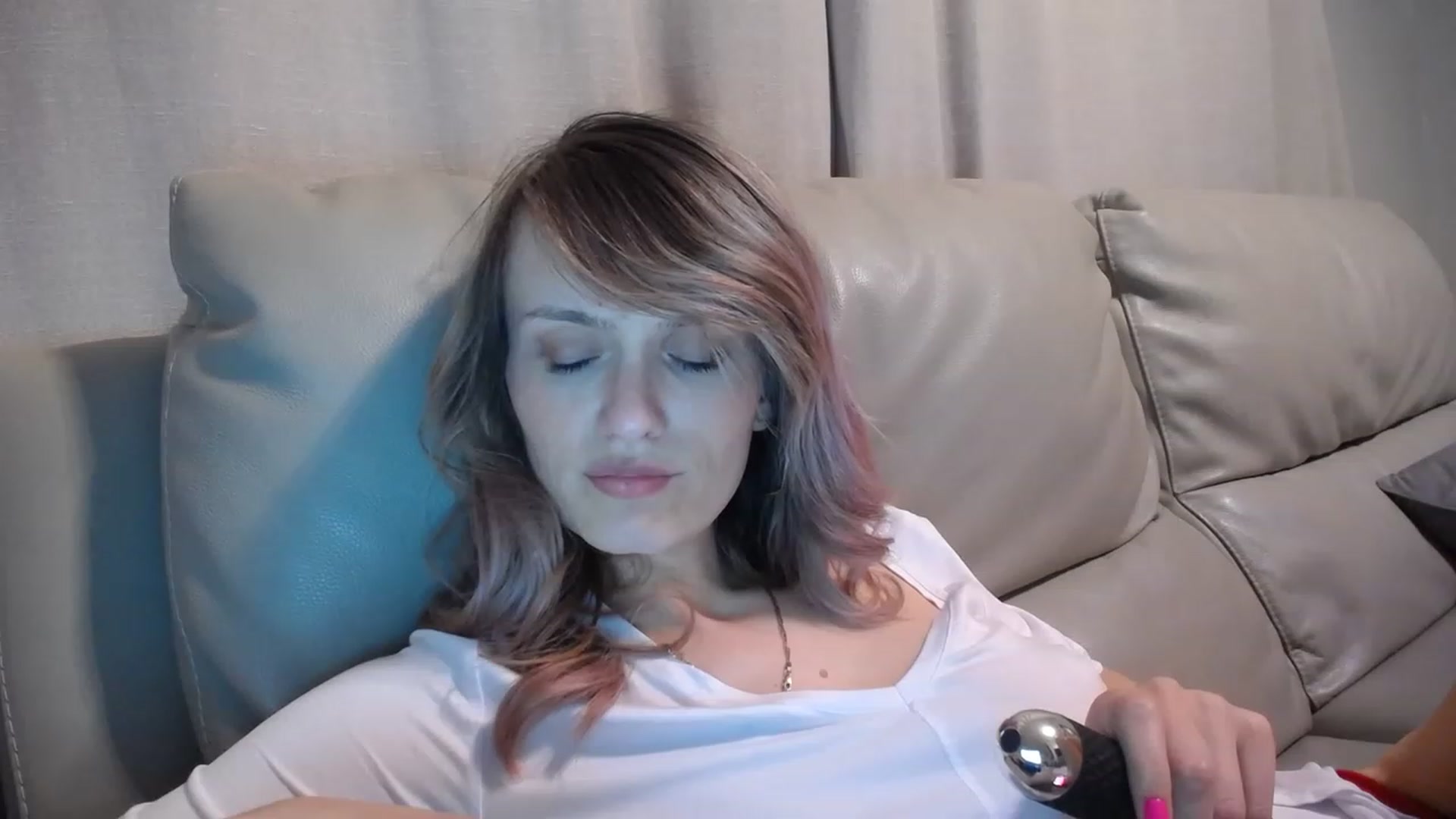 Gallery image thumbnail from hotjessyca91's myfreecams stream on, 04/03/2023, 20:01 image 6 of 20