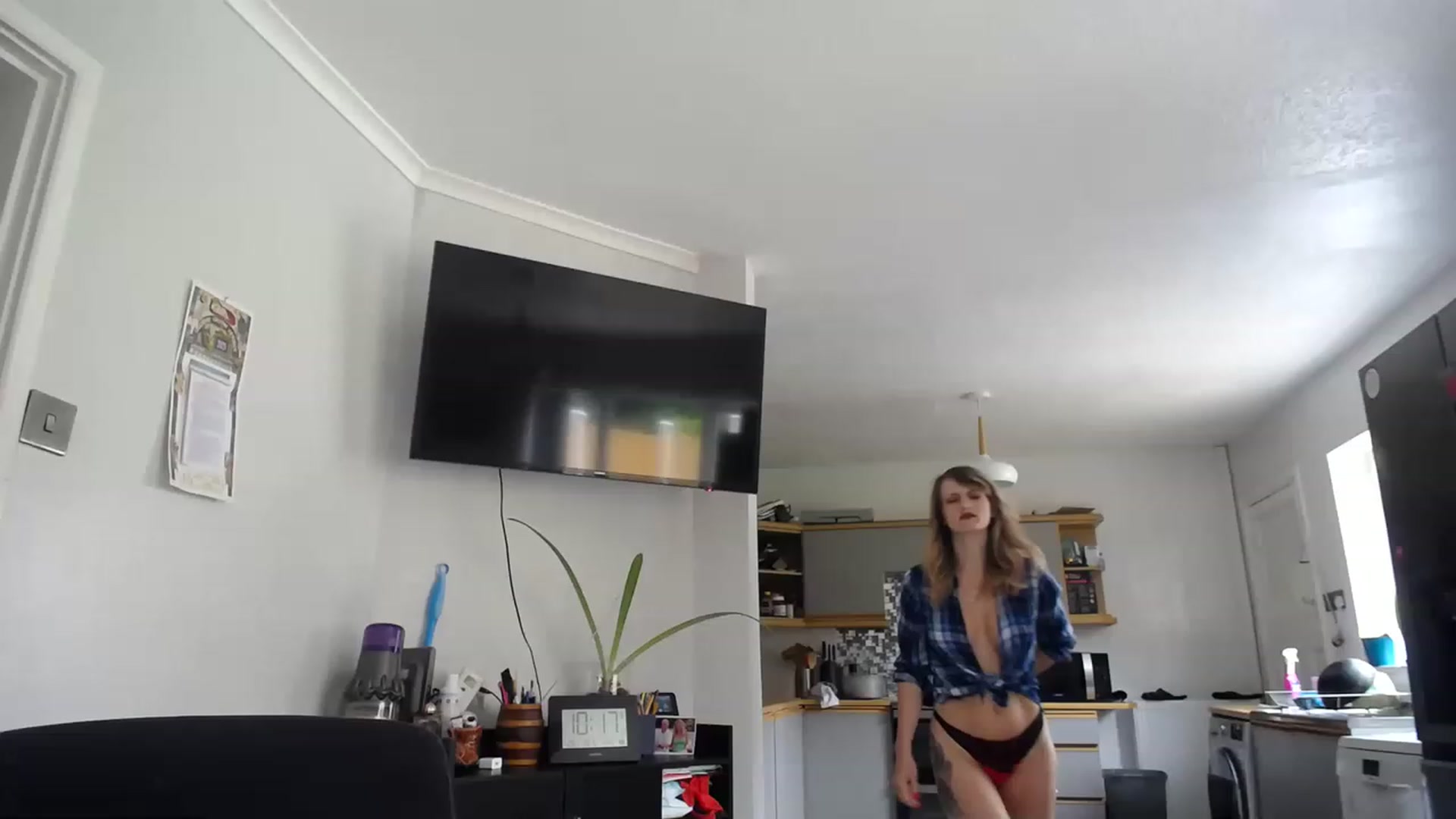Gallery image thumbnail from hotjessyca91's myfreecams stream on, 05/19/2023, 09:26 image 15 of 20