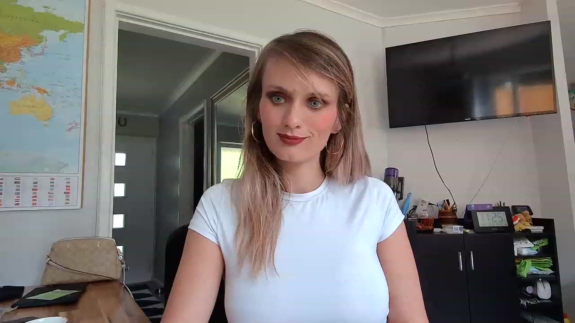 Gallery image thumbnail from hotjessyca91's myfreecams stream on, 06/10/2023, 10:34 image 14 of 20