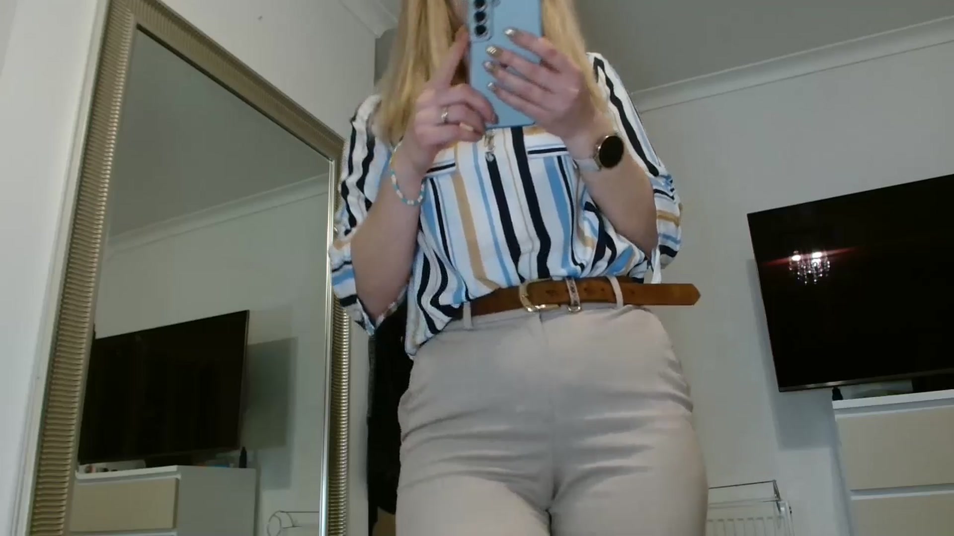 Gallery image thumbnail from hotjessyca91's myfreecams stream on, 03/06/2025, 07:42 image 12 of 20
