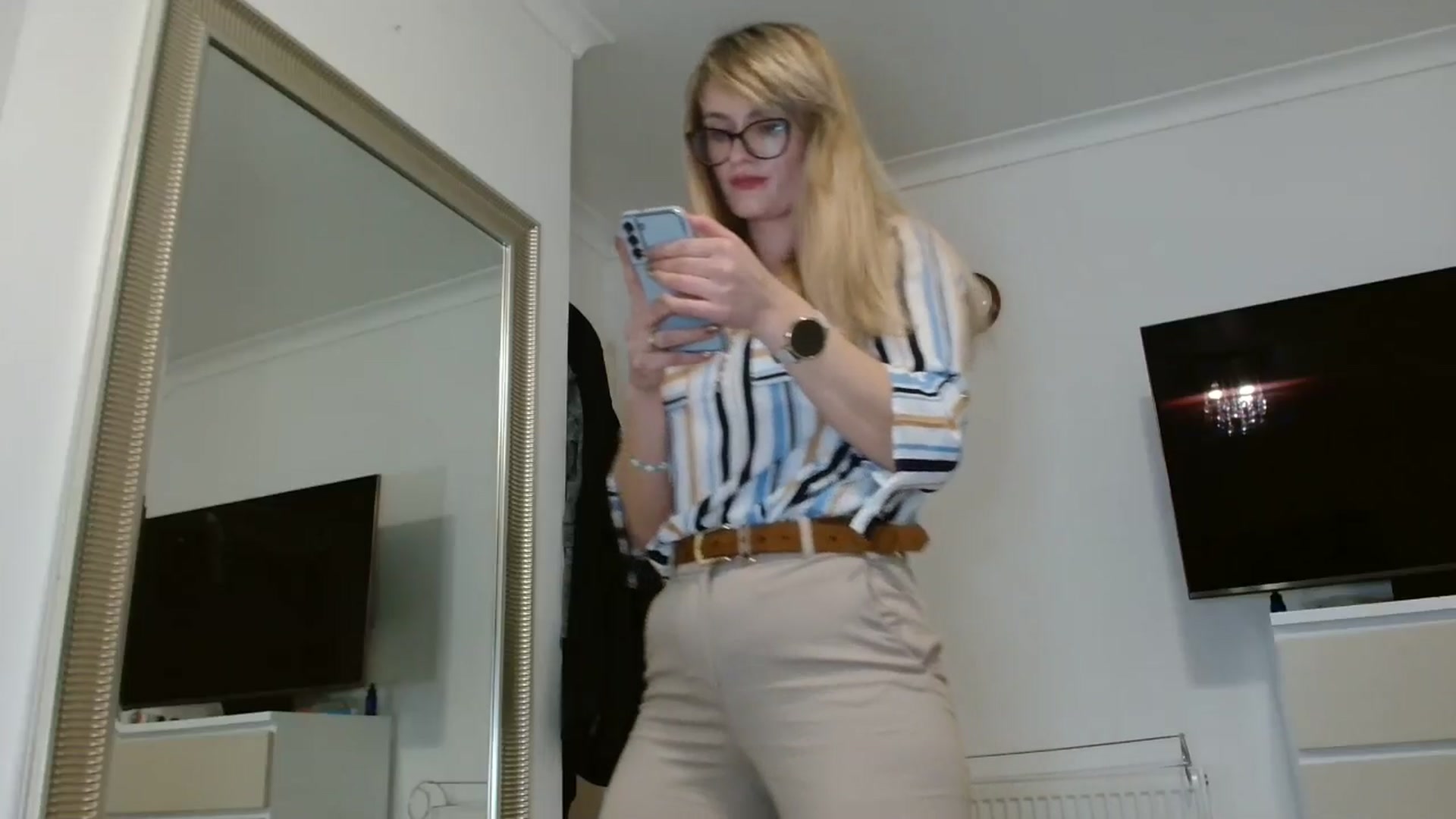 Gallery image thumbnail from hotjessyca91's myfreecams stream on, 03/06/2025, 07:42 image 14 of 20