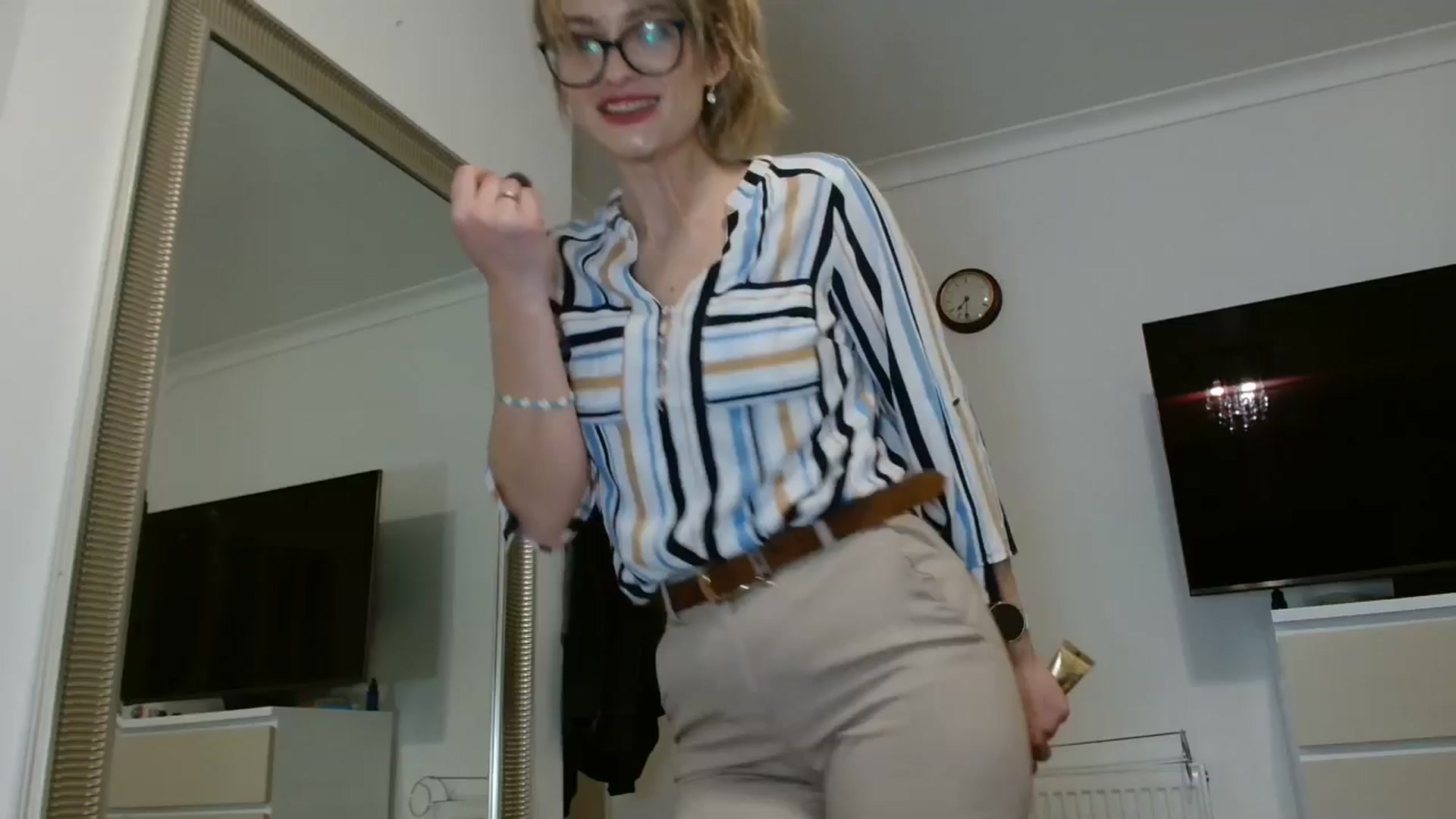 Gallery image thumbnail from hotjessyca91's myfreecams stream on, 03/06/2025, 07:42 image 1 of 20