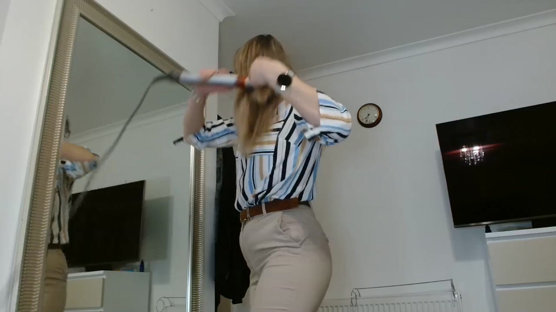 Gallery image thumbnail from hotjessyca91's myfreecams stream on, 03/06/2025, 07:42 image 6 of 20