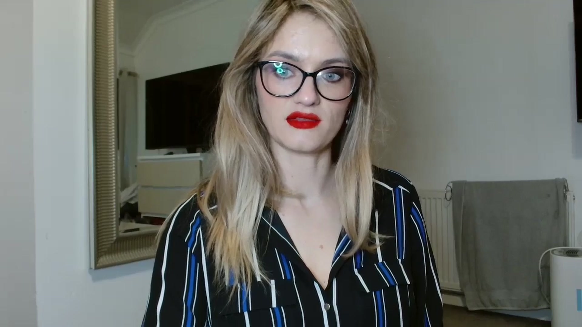 Gallery image thumbnail from hotjessyca91's myfreecams stream on, 03/11/2025, 07:35 image 7 of 20