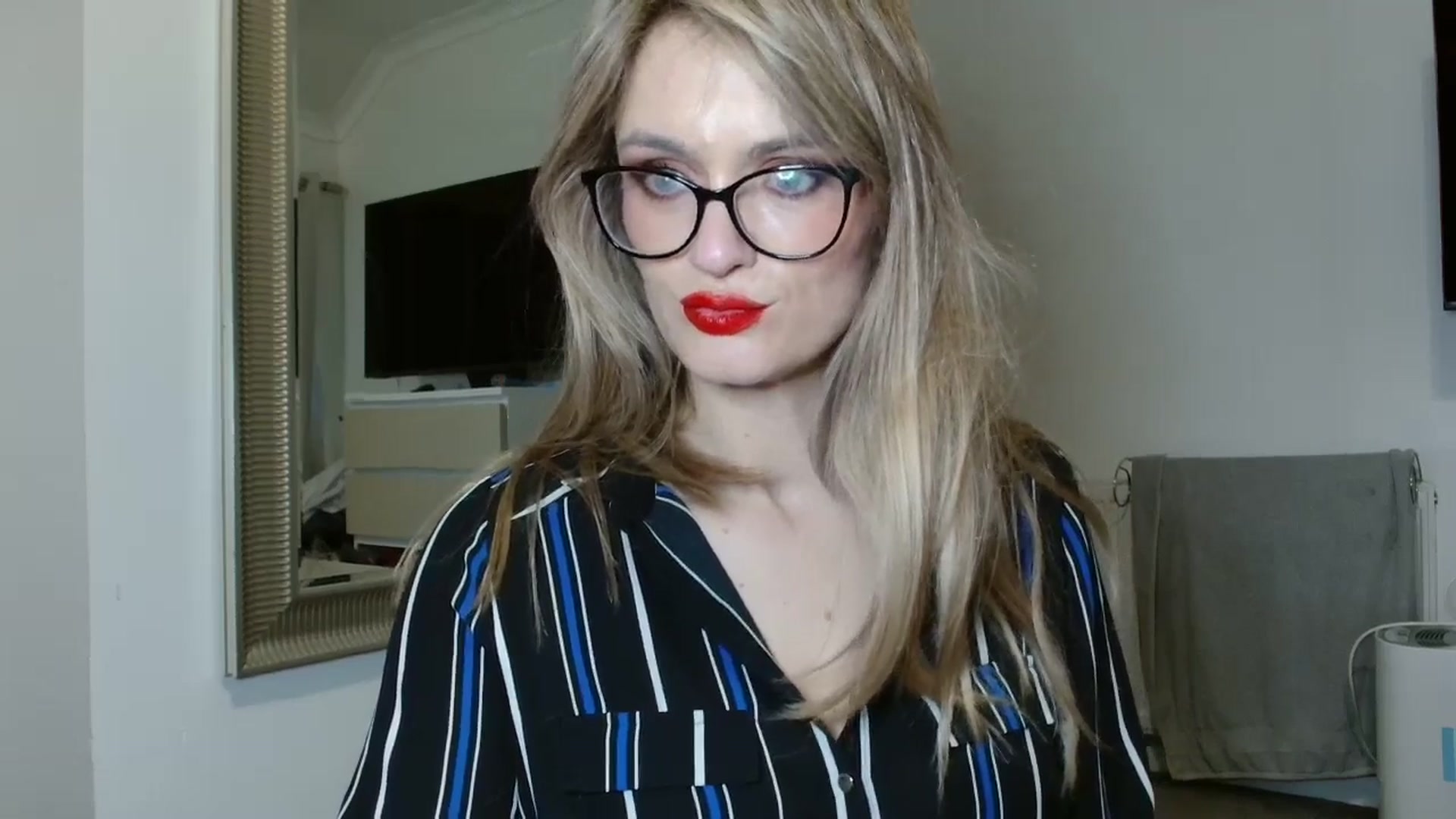Gallery image thumbnail from hotjessyca91's myfreecams stream on, 03/11/2025, 07:35 image 6 of 20