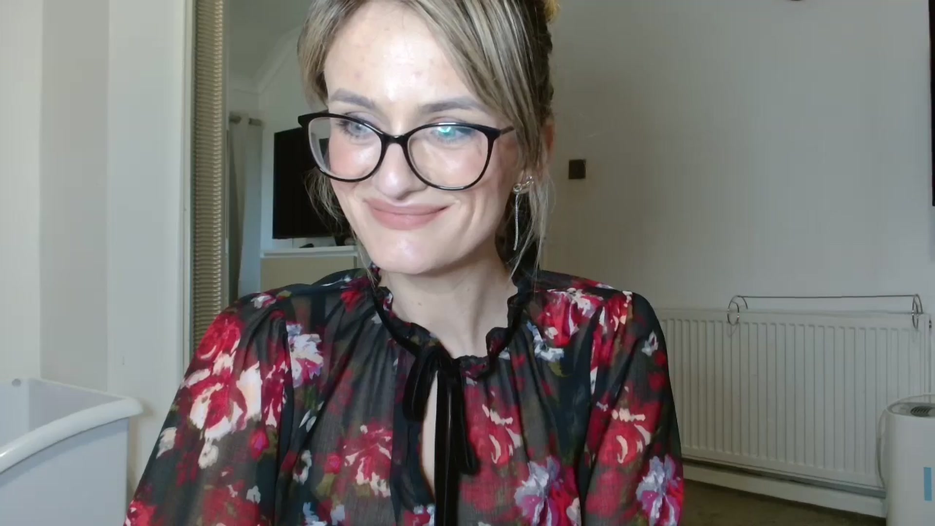 Gallery image thumbnail from hotjessyca91's myfreecams stream on, 03/18/2025, 07:33 image 19 of 20
