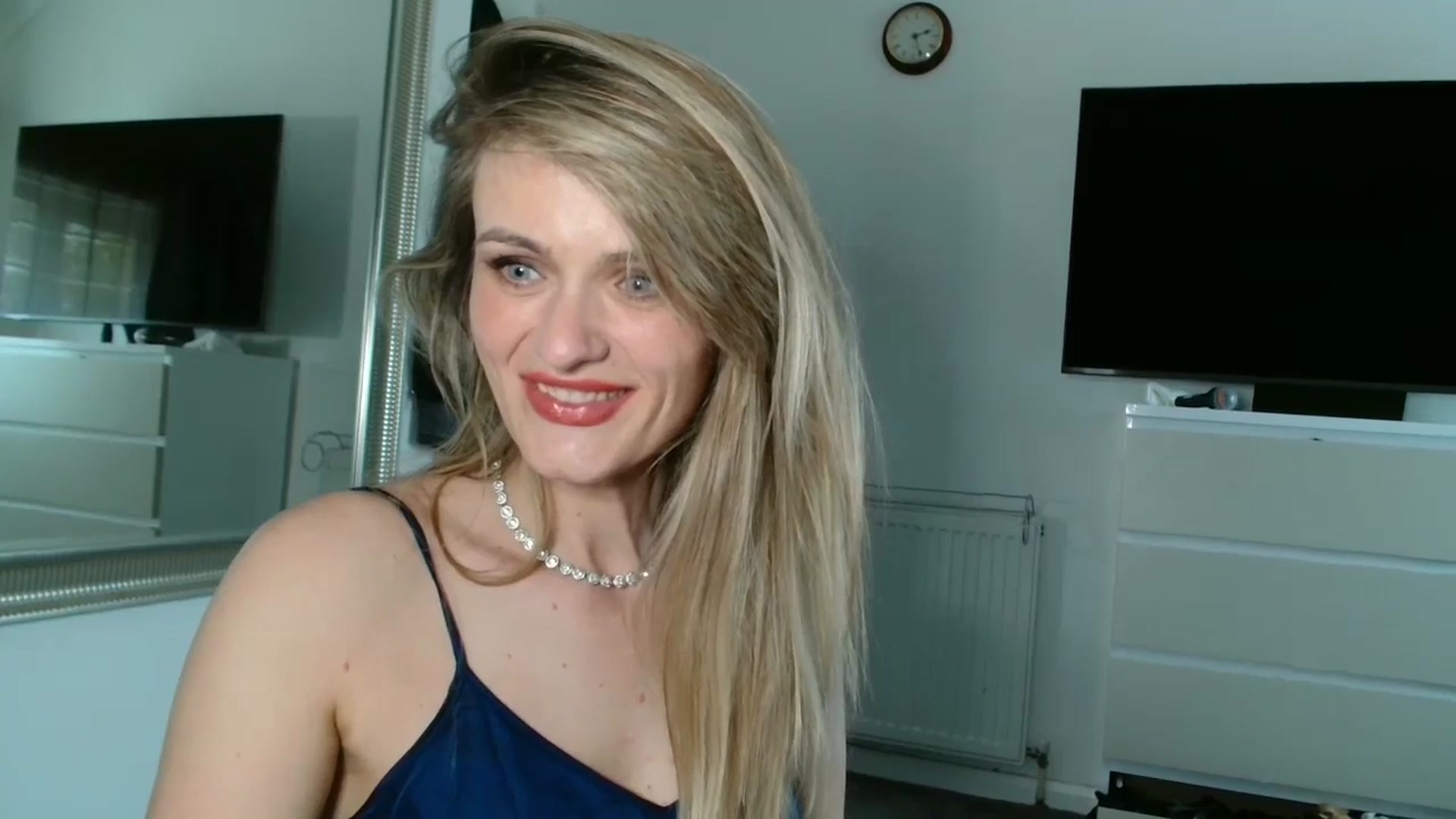 Gallery image thumbnail from hotjessyca91's myfreecams stream on, 04/25/2025, 13:37 image 13 of 20