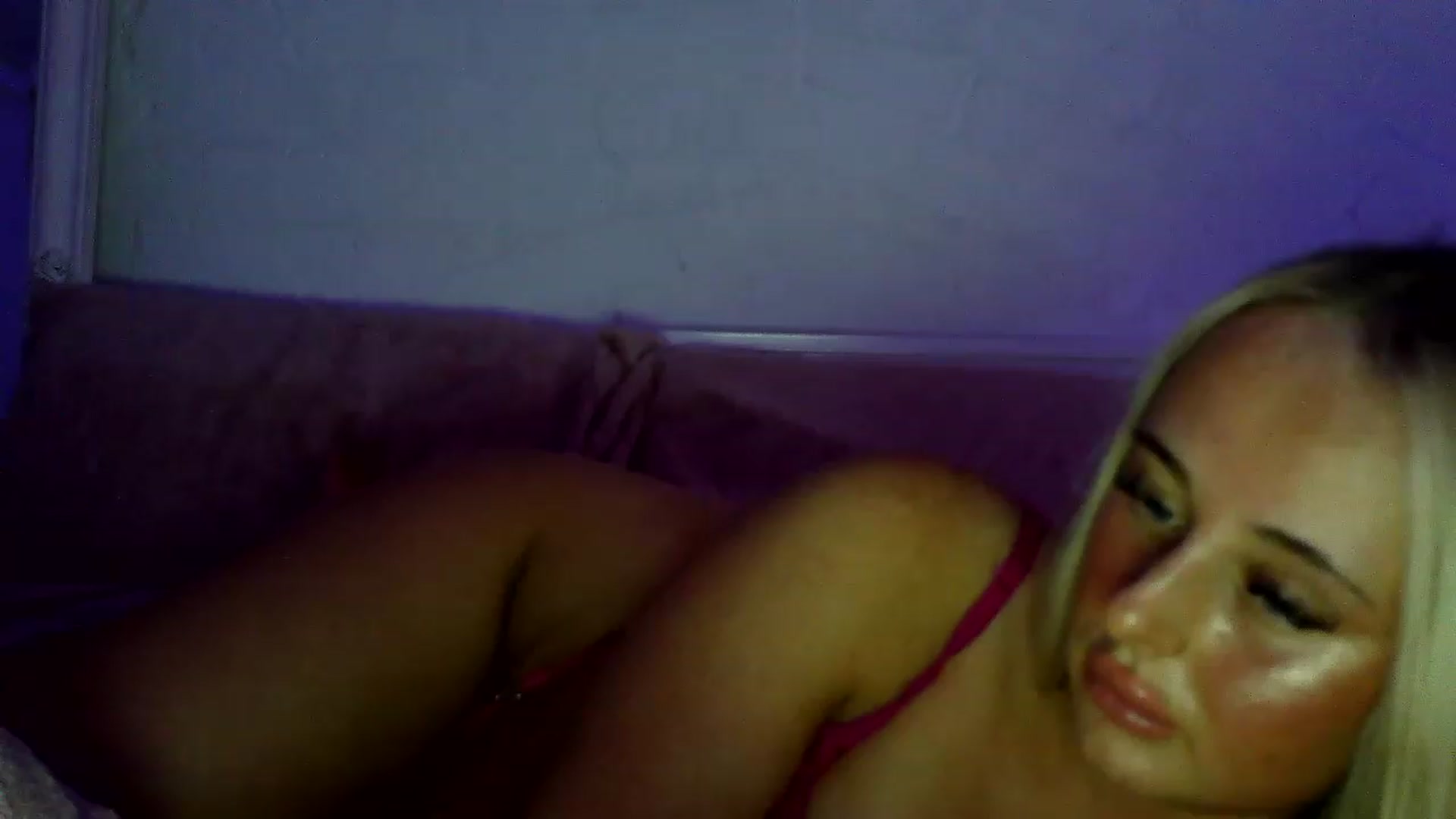 Gallery image thumbnail from hotrosiex's myfreecams stream on, 03/11/2023, 20:29 image 15 of 20