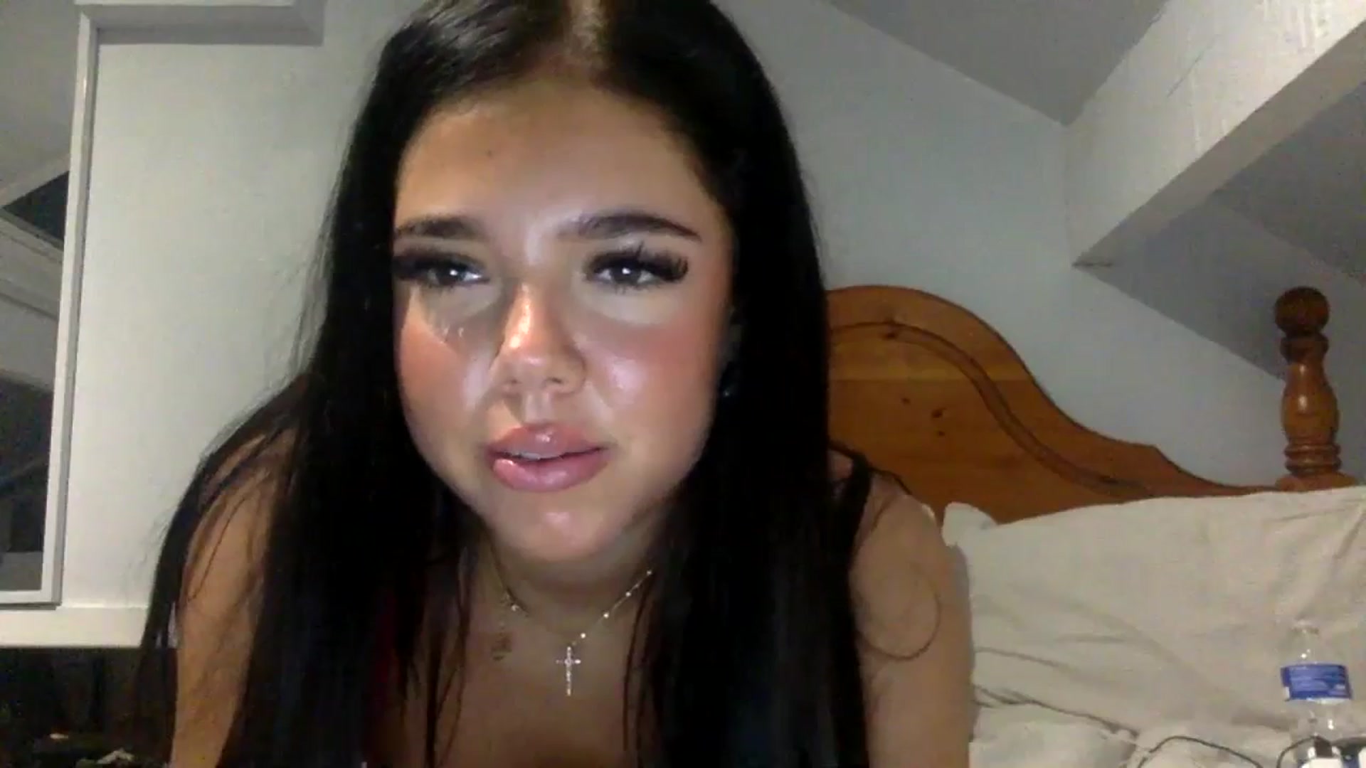 Gallery image thumbnail from hotsofia1's myfreecams stream on, 10/10/2023, 02:04 image 17 of 20