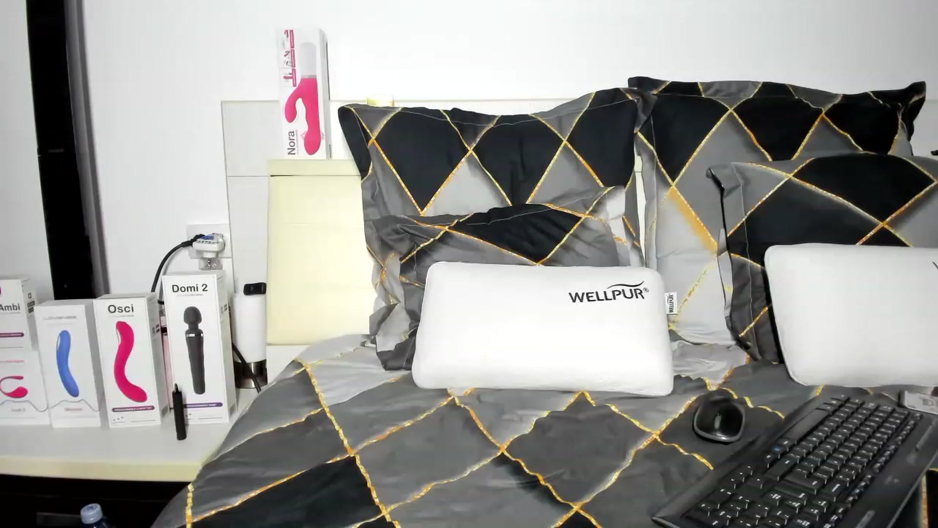 Gallery image thumbnail from hottieella's myfreecams stream on, 12/02/2022, 17:06 image 19 of 20