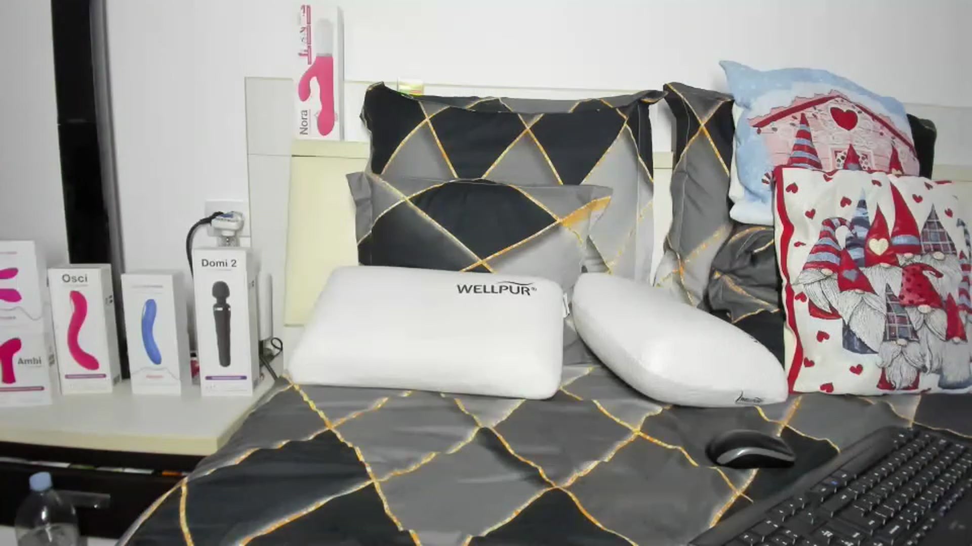 Gallery image thumbnail from hottieella's myfreecams stream on, 12/08/2022, 15:23 image 19 of 20