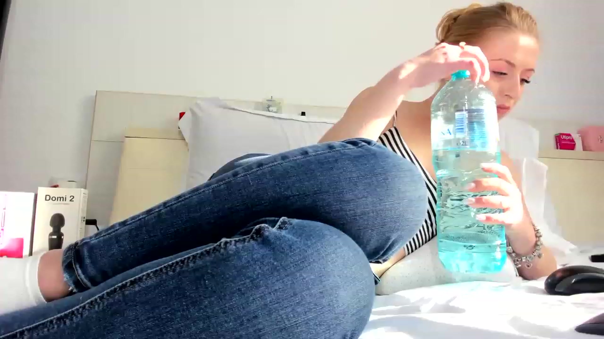 Gallery image thumbnail from hottieella's myfreecams stream on, 05/05/2023, 15:44 image 9 of 20