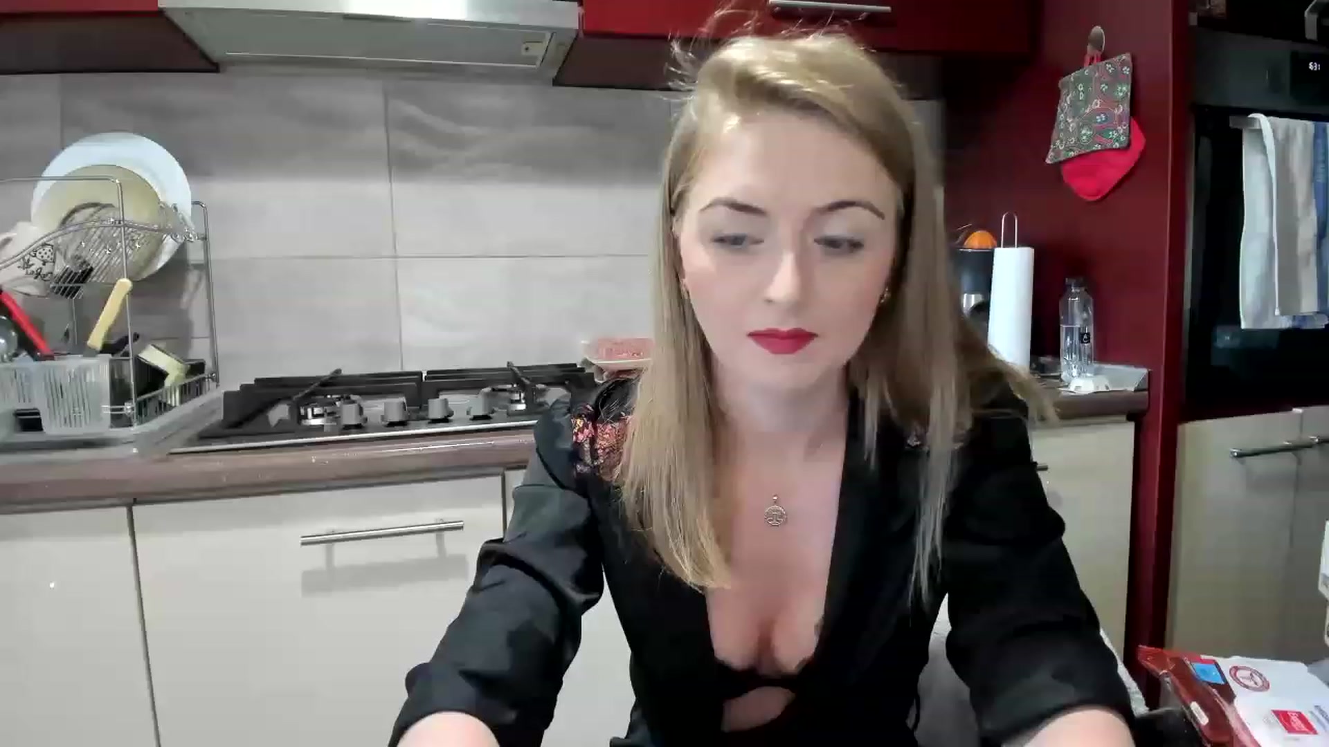 Gallery image thumbnail from hottieella's myfreecams stream on, 05/11/2023, 14:00 image 4 of 20
