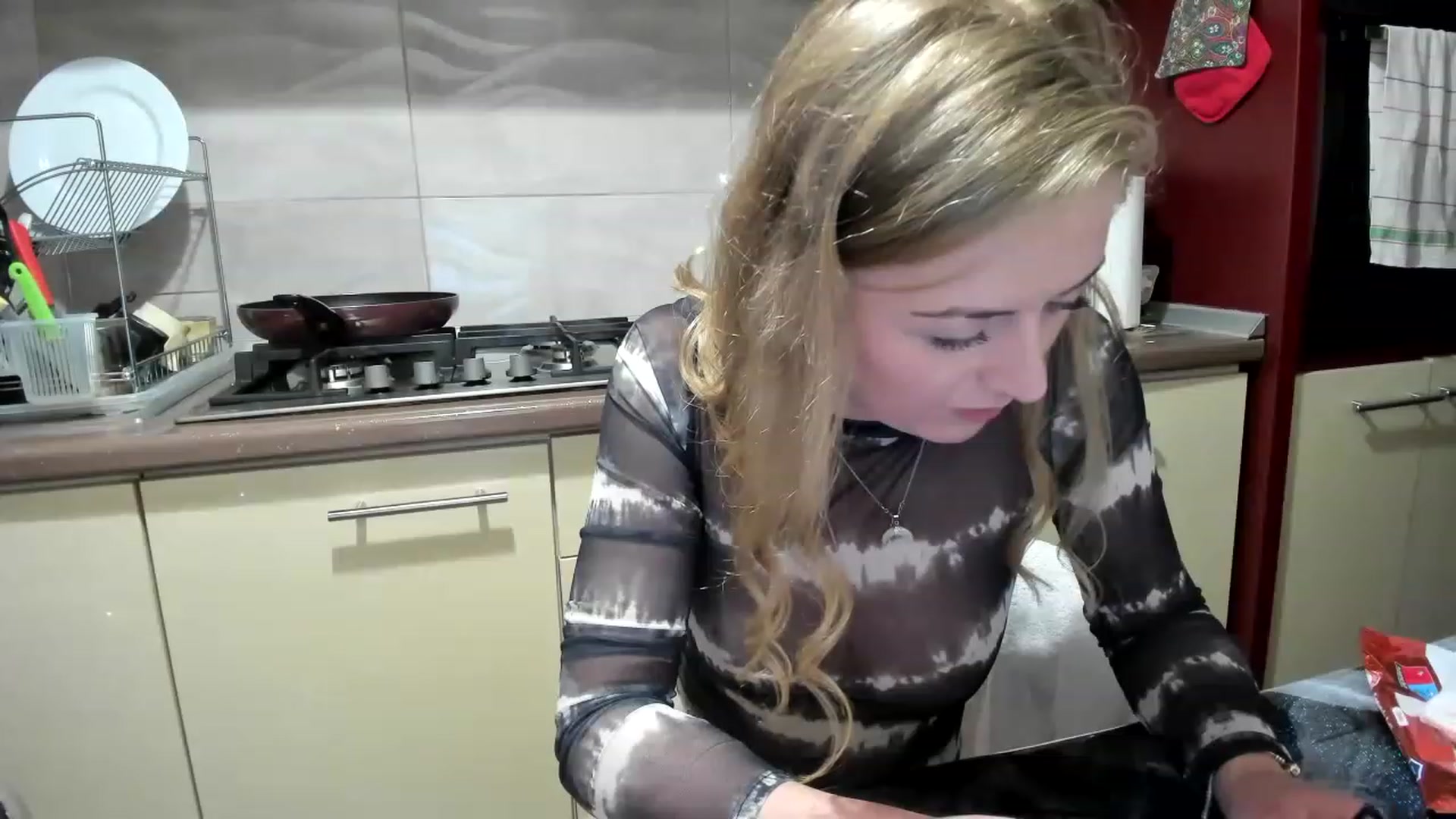 Gallery image thumbnail from hottieella's myfreecams stream on, 05/15/2023, 17:44 image 18 of 20