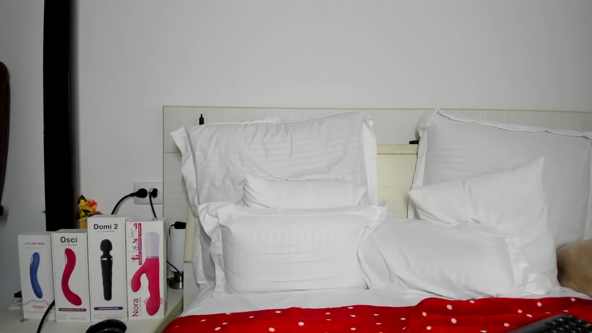 Gallery image thumbnail from hottieella's myfreecams stream on, 05/17/2023, 16:50 image 19 of 20