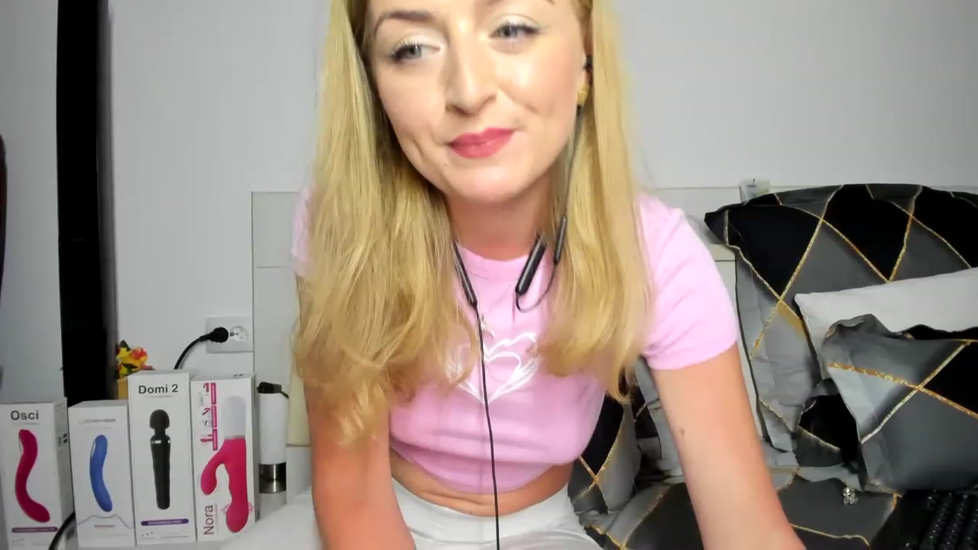 Gallery image thumbnail from hottieella's myfreecams stream on, 06/07/2023, 17:11 image 20 of 20