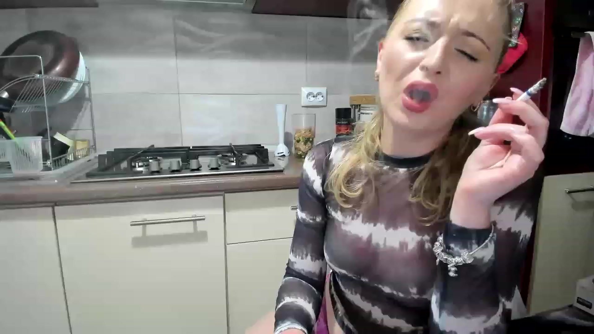 Gallery image thumbnail from hottieella's myfreecams stream on, 06/09/2023, 17:03 image 10 of 20