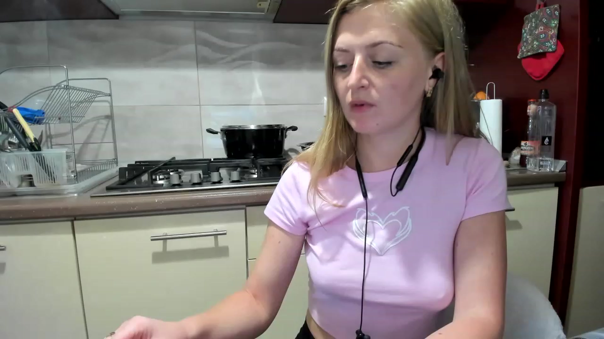 Gallery image thumbnail from hottieella's myfreecams stream on, 06/21/2023, 16:31 image 19 of 20