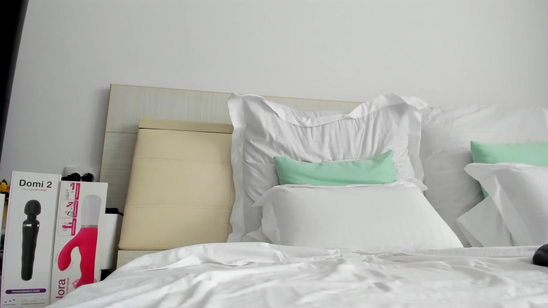 Gallery image thumbnail from hottieella's myfreecams stream on, 06/27/2023, 15:47 image 10 of 20