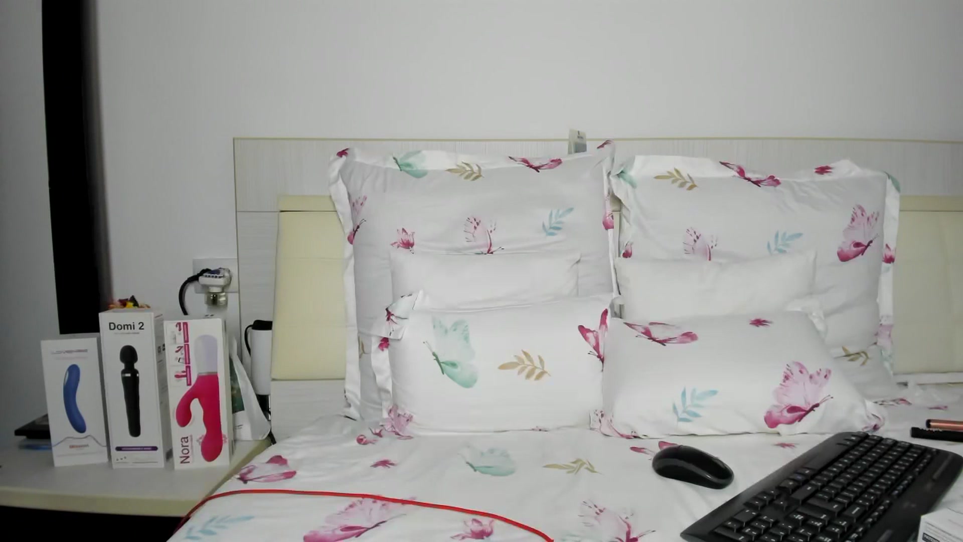 Gallery image thumbnail from hottieella's myfreecams stream on, 07/19/2023, 13:38 image 20 of 20