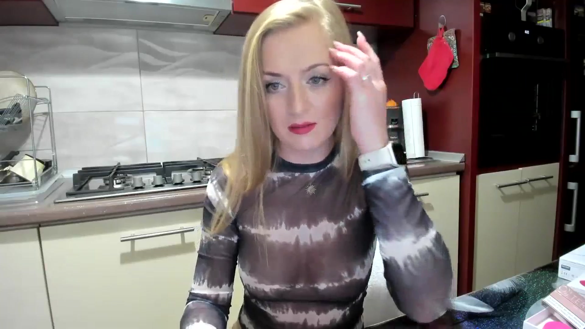 Gallery image thumbnail from hottieella's myfreecams stream on, 11/20/2023, 15:42 image 8 of 20