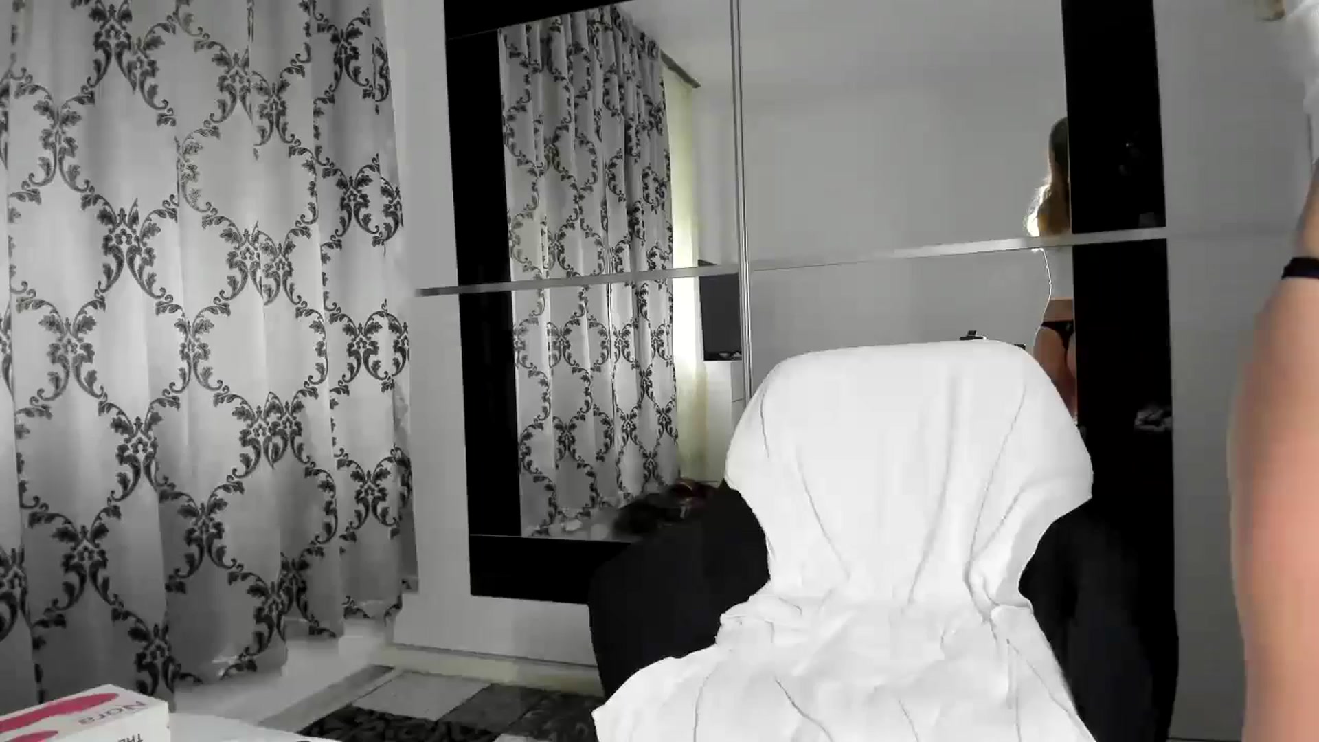 Gallery image thumbnail from hottieella's myfreecams stream on, 05/29/2024, 15:13 image 12 of 20