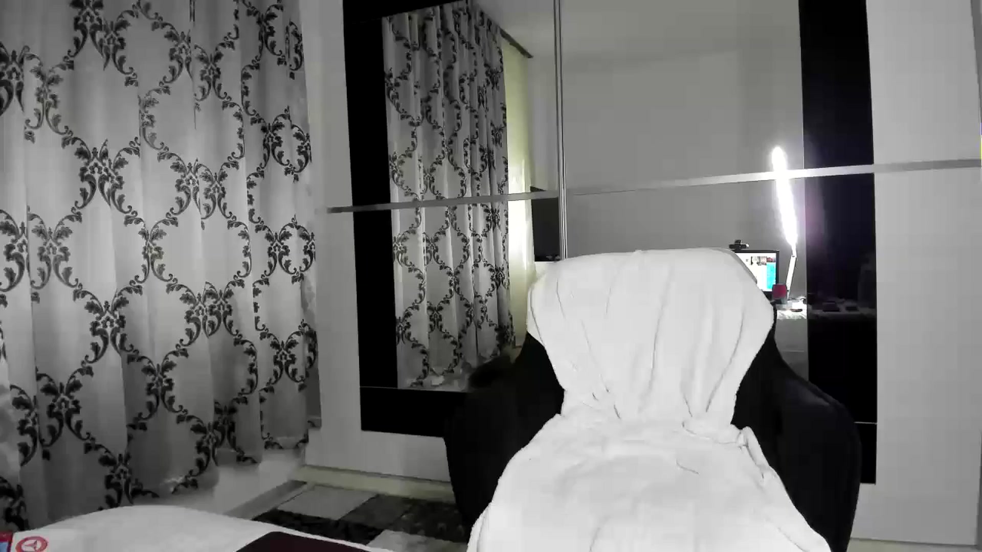 Gallery image thumbnail from hottieella's myfreecams stream on, 05/30/2024, 14:57 image 12 of 20